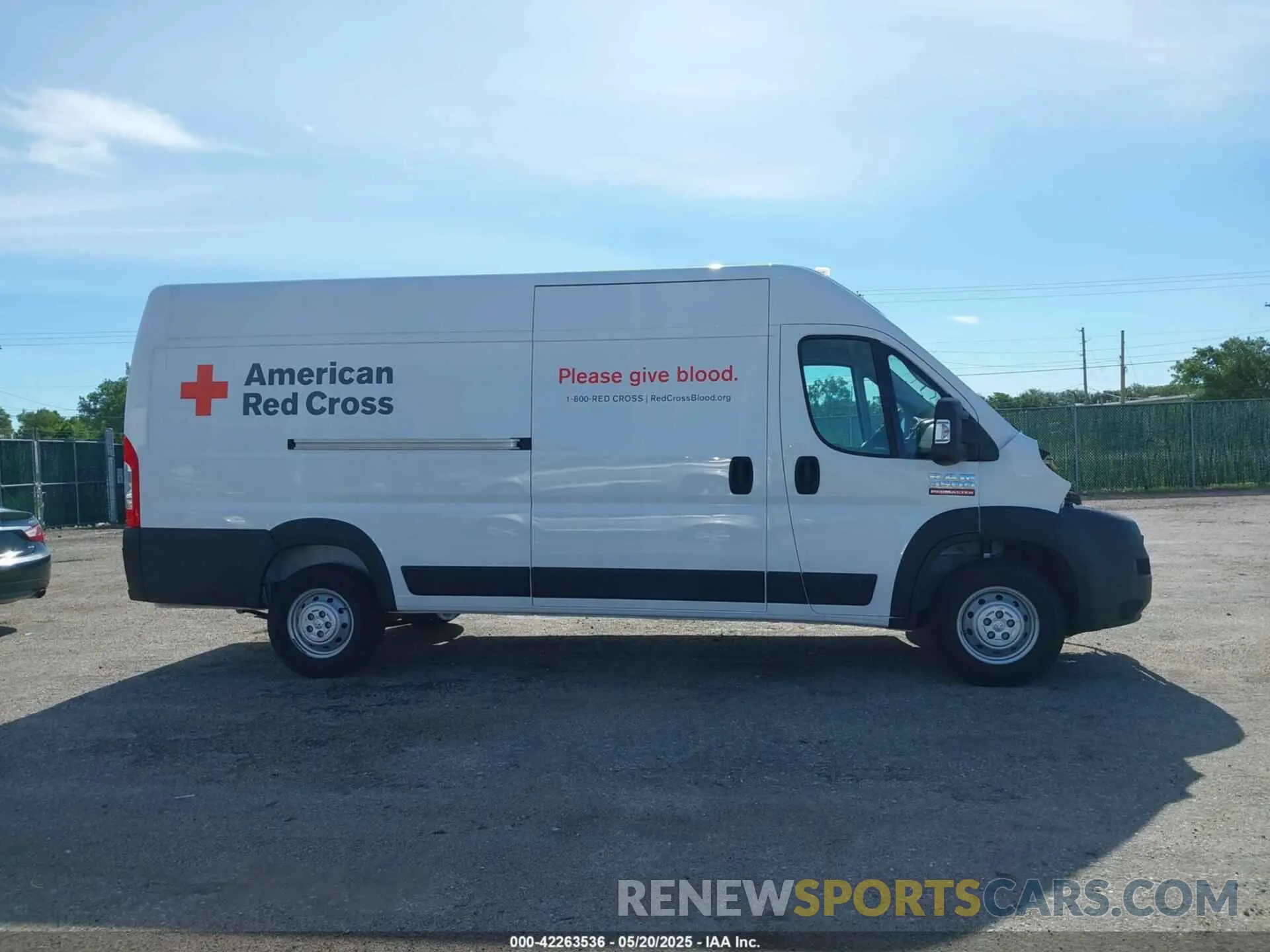 14 Photograph of a damaged car 3C6MRVJG3ME520522 RAM PROMASTER 3500 2021