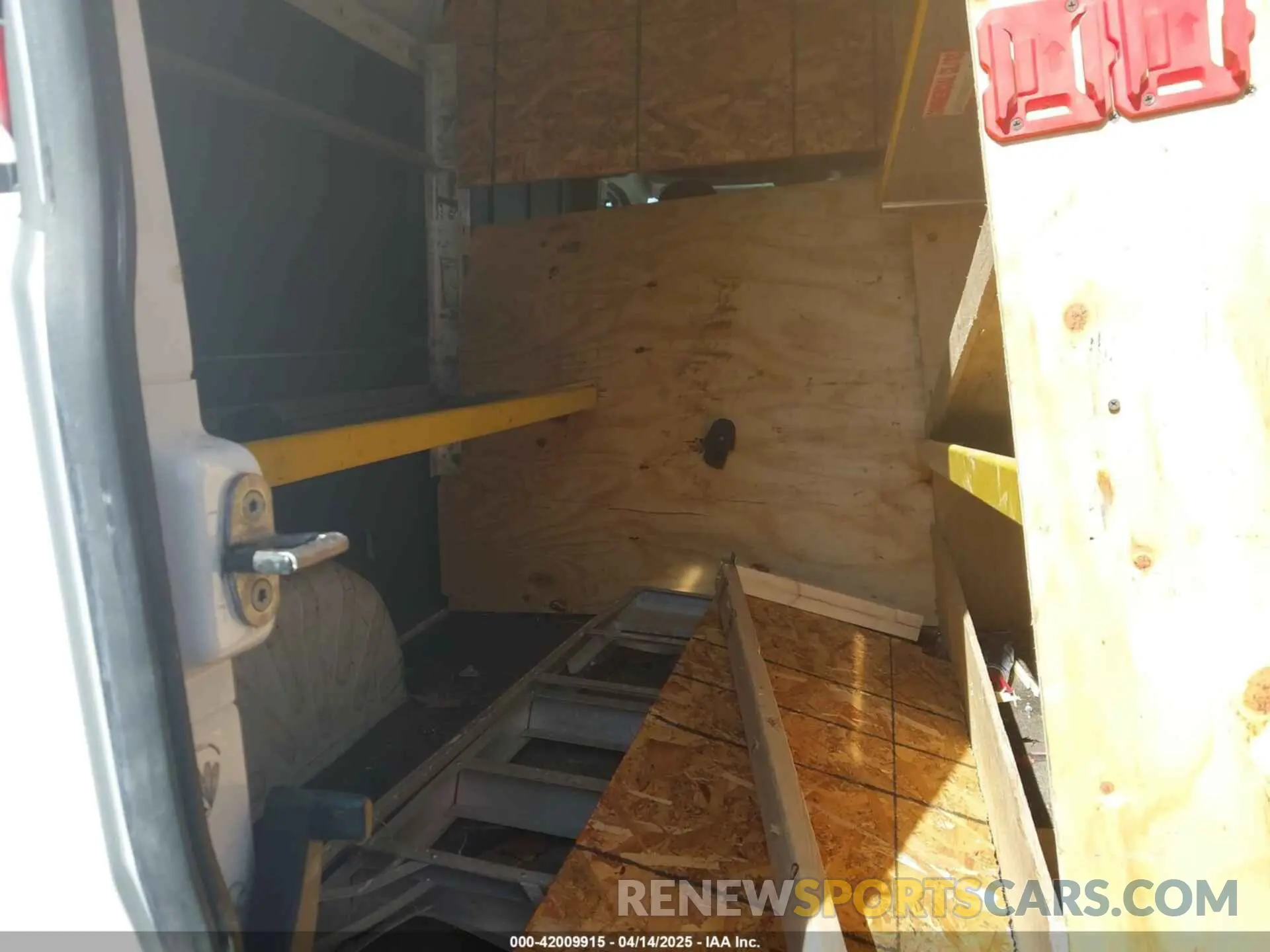 8 Photograph of a damaged car 3C6MRVJG5ME511742 RAM PROMASTER 3500 2021