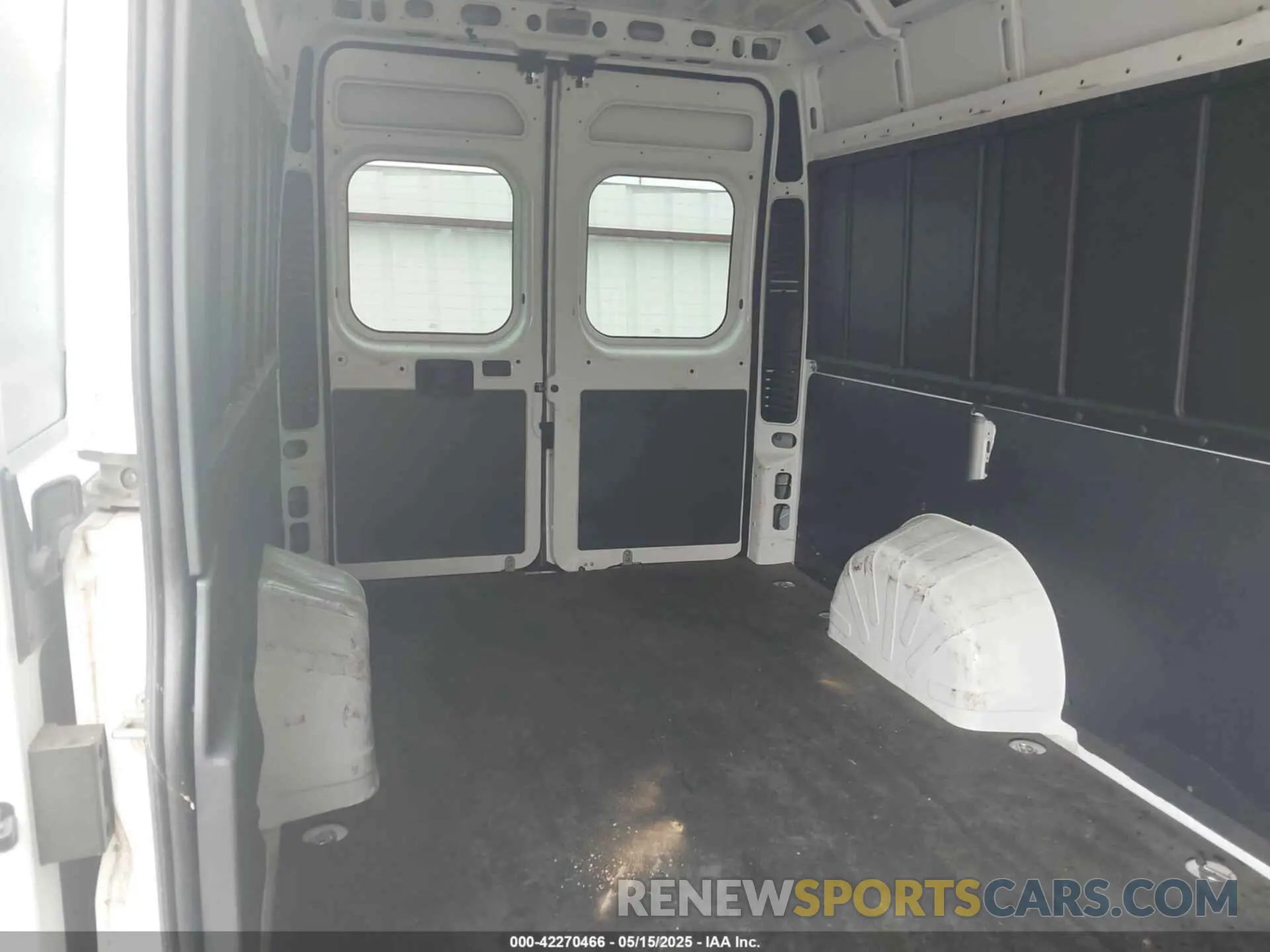 8 Фотография поврежденного автомобиля 3C6MRVJG3NE115505 RAM PROMASTER 3500 2022