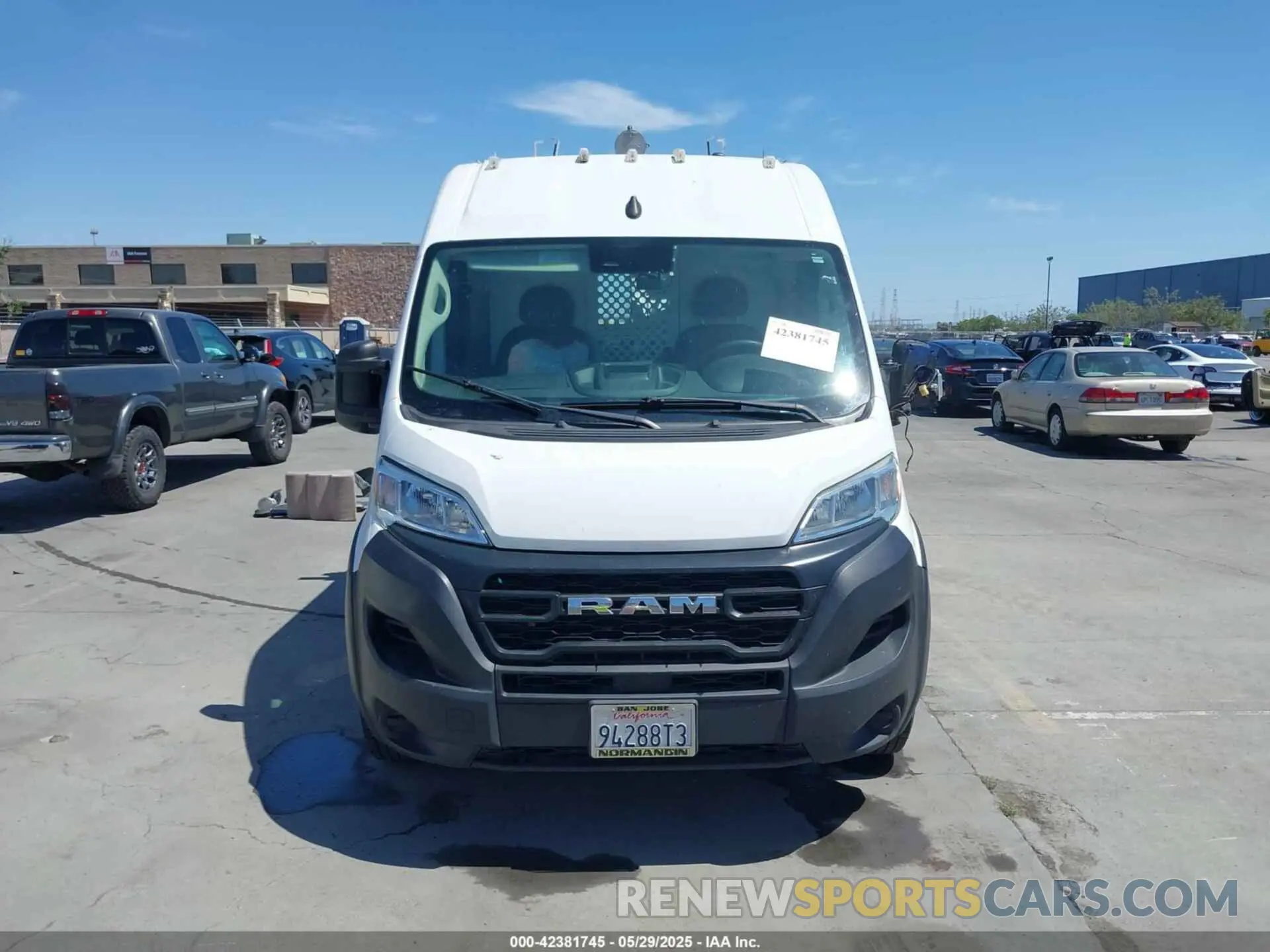 12 Photograph of a damaged car 3C6MRVJG2PE526171 RAM PROMASTER 3500 2023