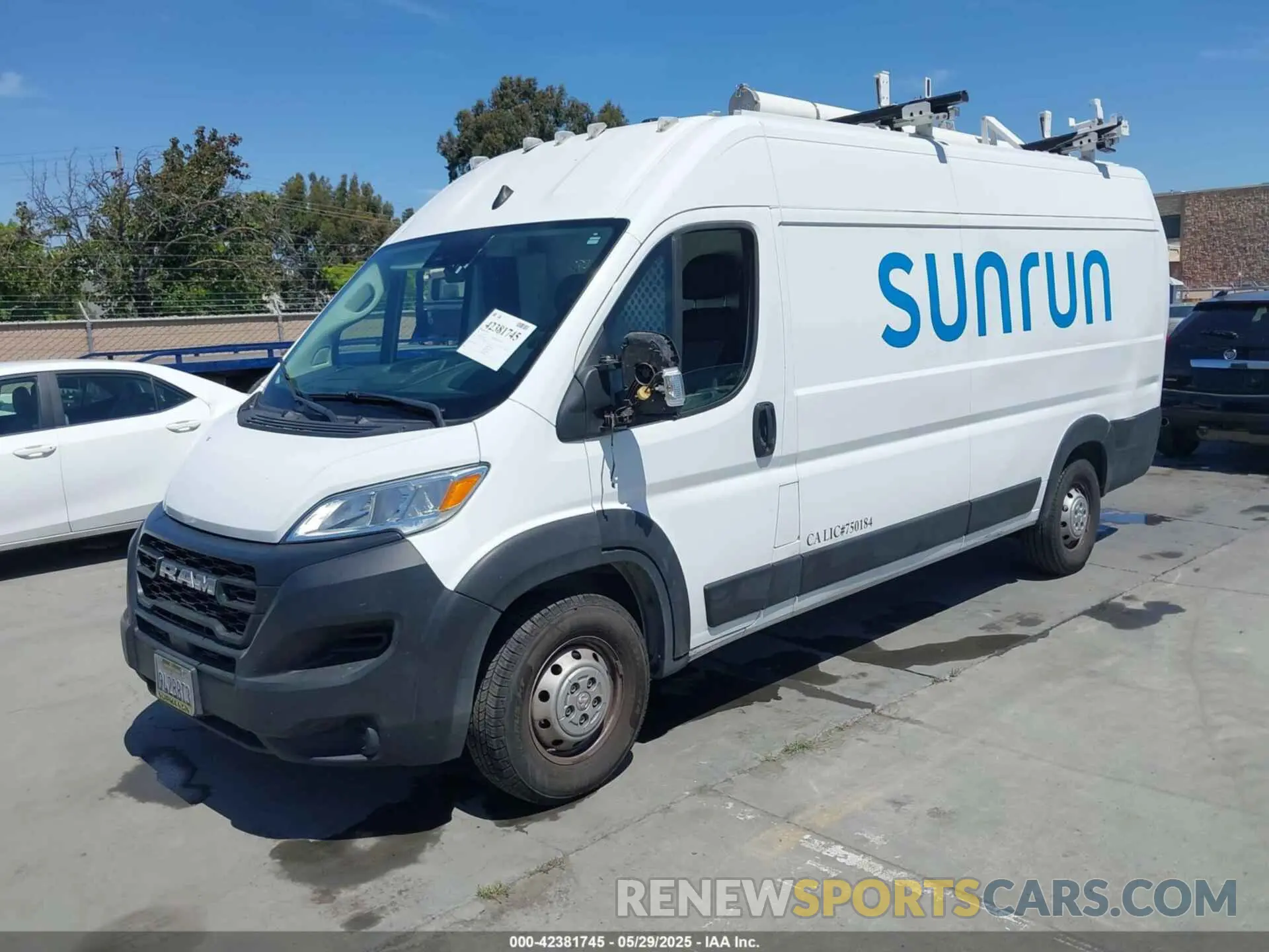 2 Photograph of a damaged car 3C6MRVJG2PE526171 RAM PROMASTER 3500 2023