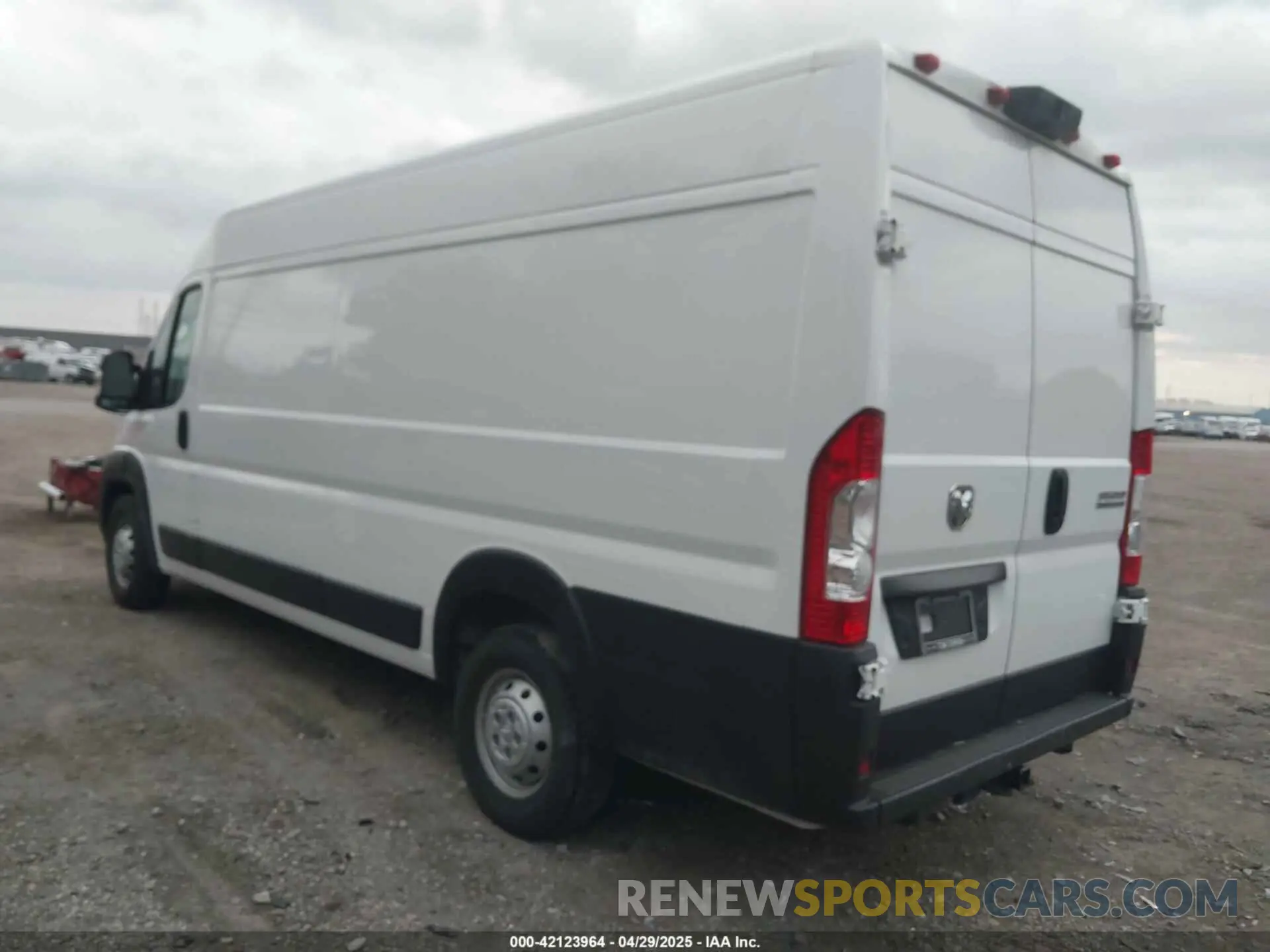 3 Photograph of a damaged car 3C6MRVJG4PE530092 RAM PROMASTER 3500 2023