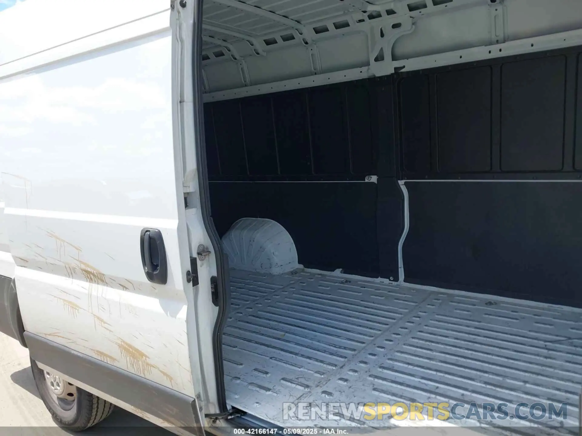 8 Фотография поврежденного автомобиля 3C6MRVJG5PE521224 RAM PROMASTER 3500 2023
