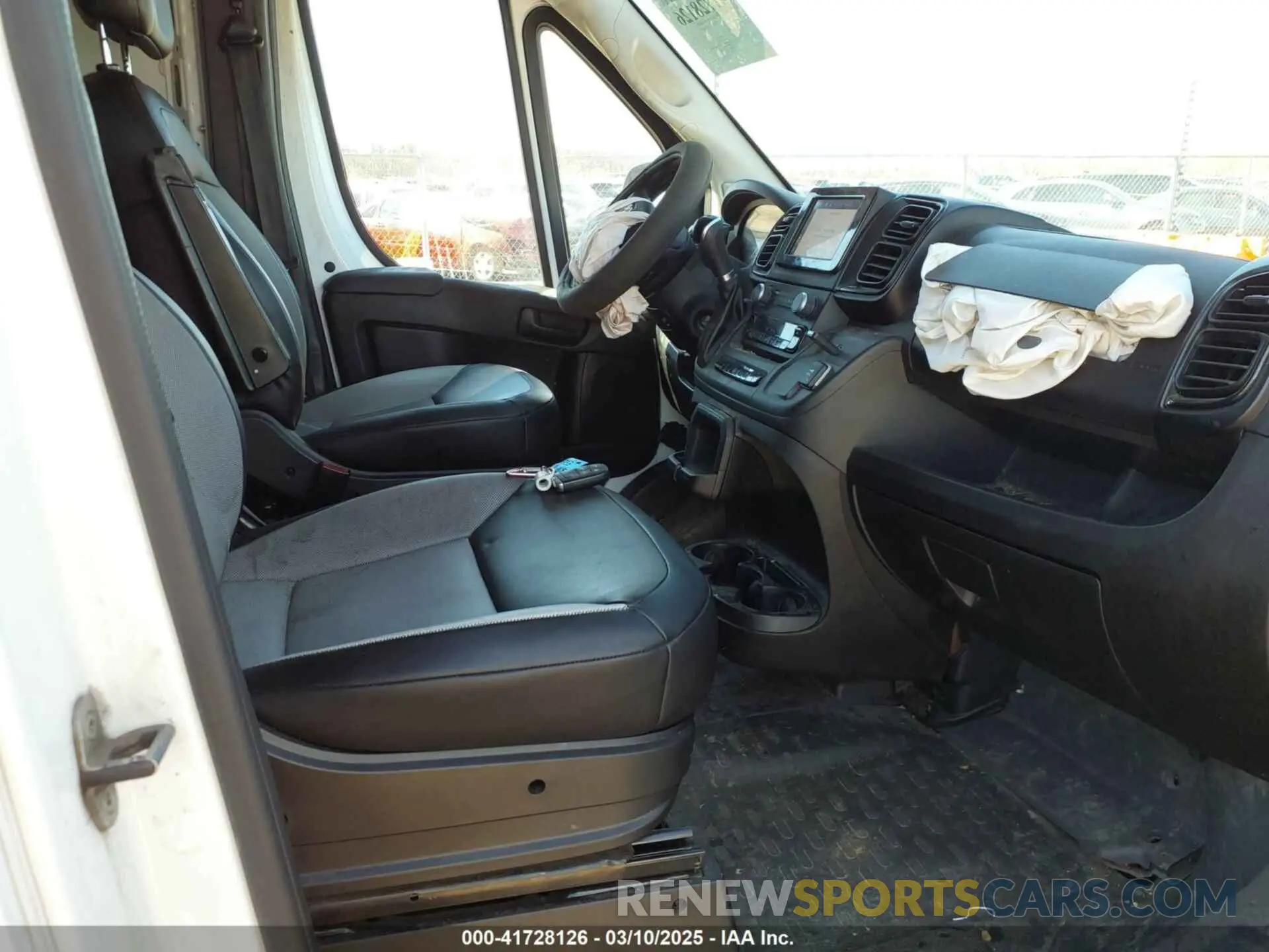 5 Photograph of a damaged car 3C6MRVJG6PE512967 RAM PROMASTER 3500 2023