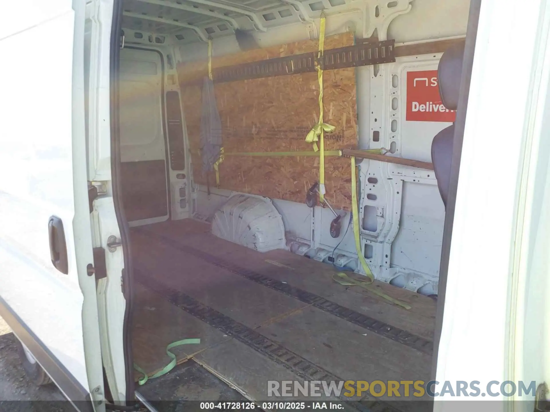 8 Photograph of a damaged car 3C6MRVJG6PE512967 RAM PROMASTER 3500 2023