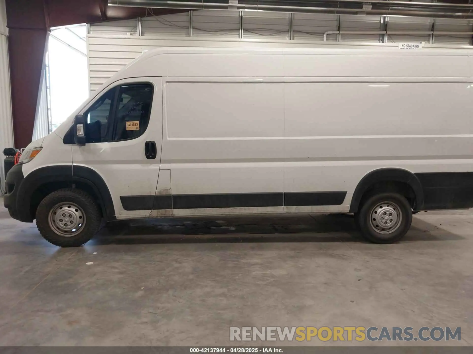 13 Photograph of a damaged car 3C6MRVJG8PE532220 RAM PROMASTER 3500 2023