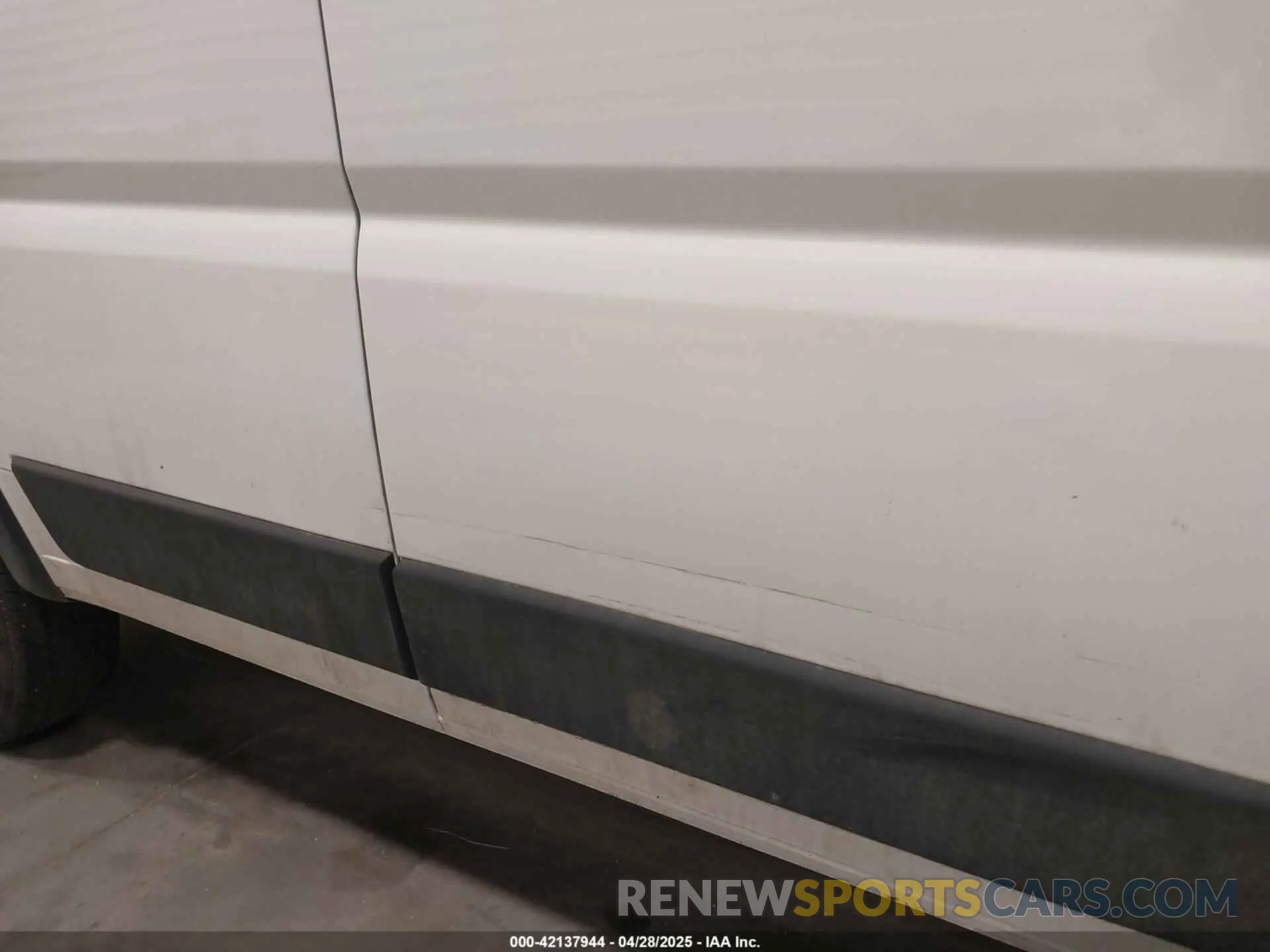 6 Photograph of a damaged car 3C6MRVJG8PE532220 RAM PROMASTER 3500 2023