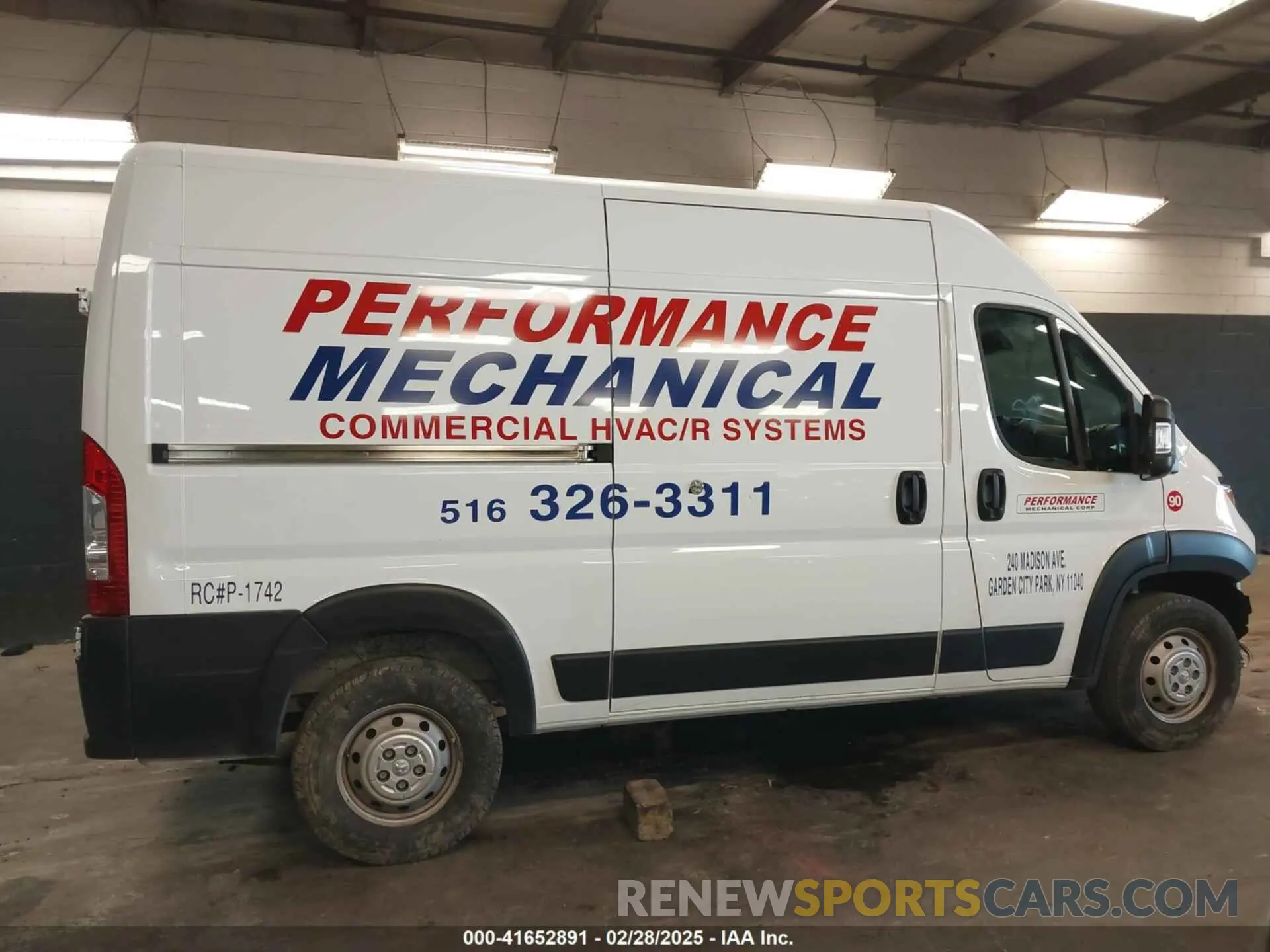 14 Photograph of a damaged car 3C6MRVXG0PE567146 RAM PROMASTER 3500 2023
