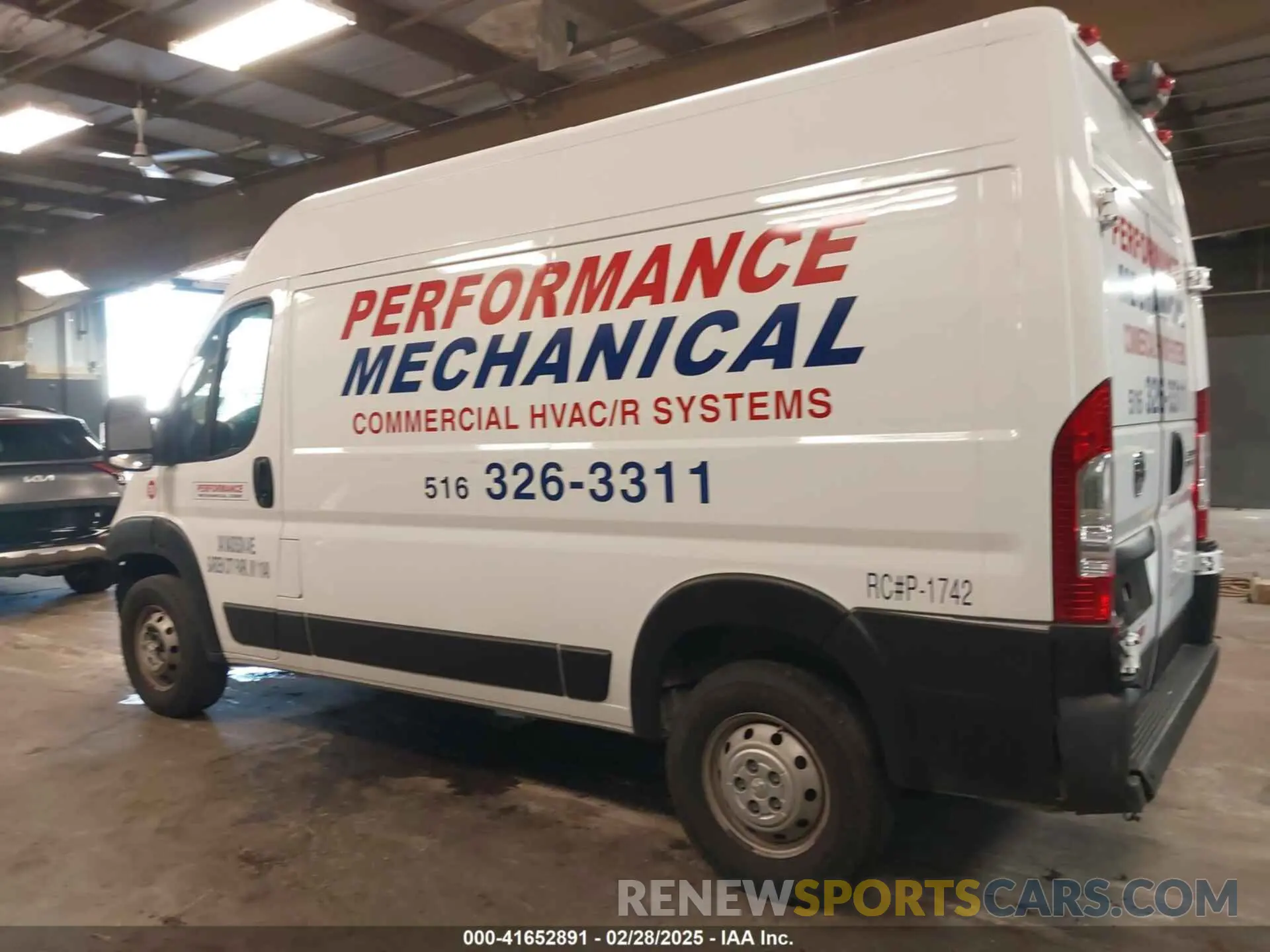 15 Photograph of a damaged car 3C6MRVXG0PE567146 RAM PROMASTER 3500 2023