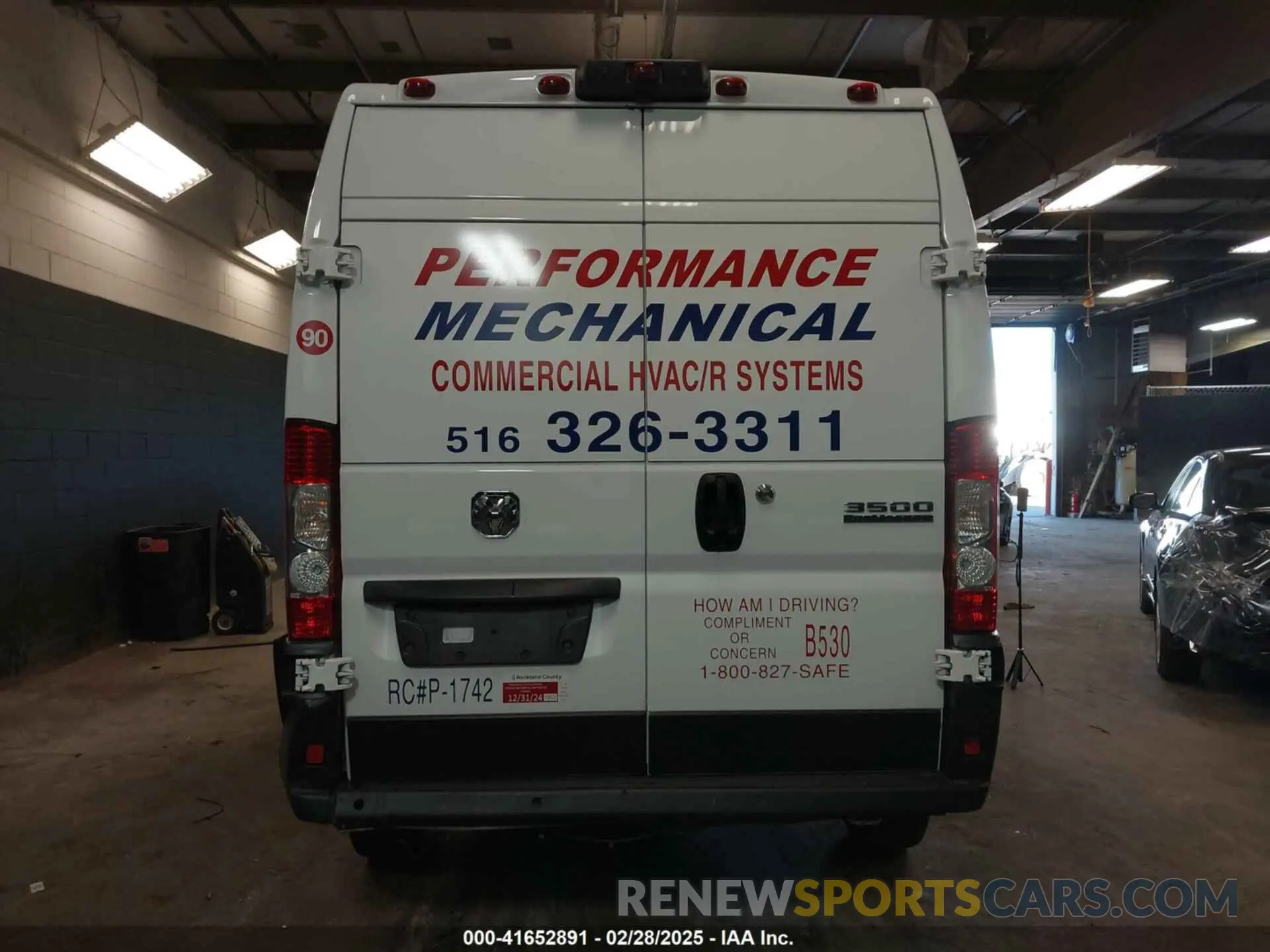 17 Photograph of a damaged car 3C6MRVXG0PE567146 RAM PROMASTER 3500 2023
