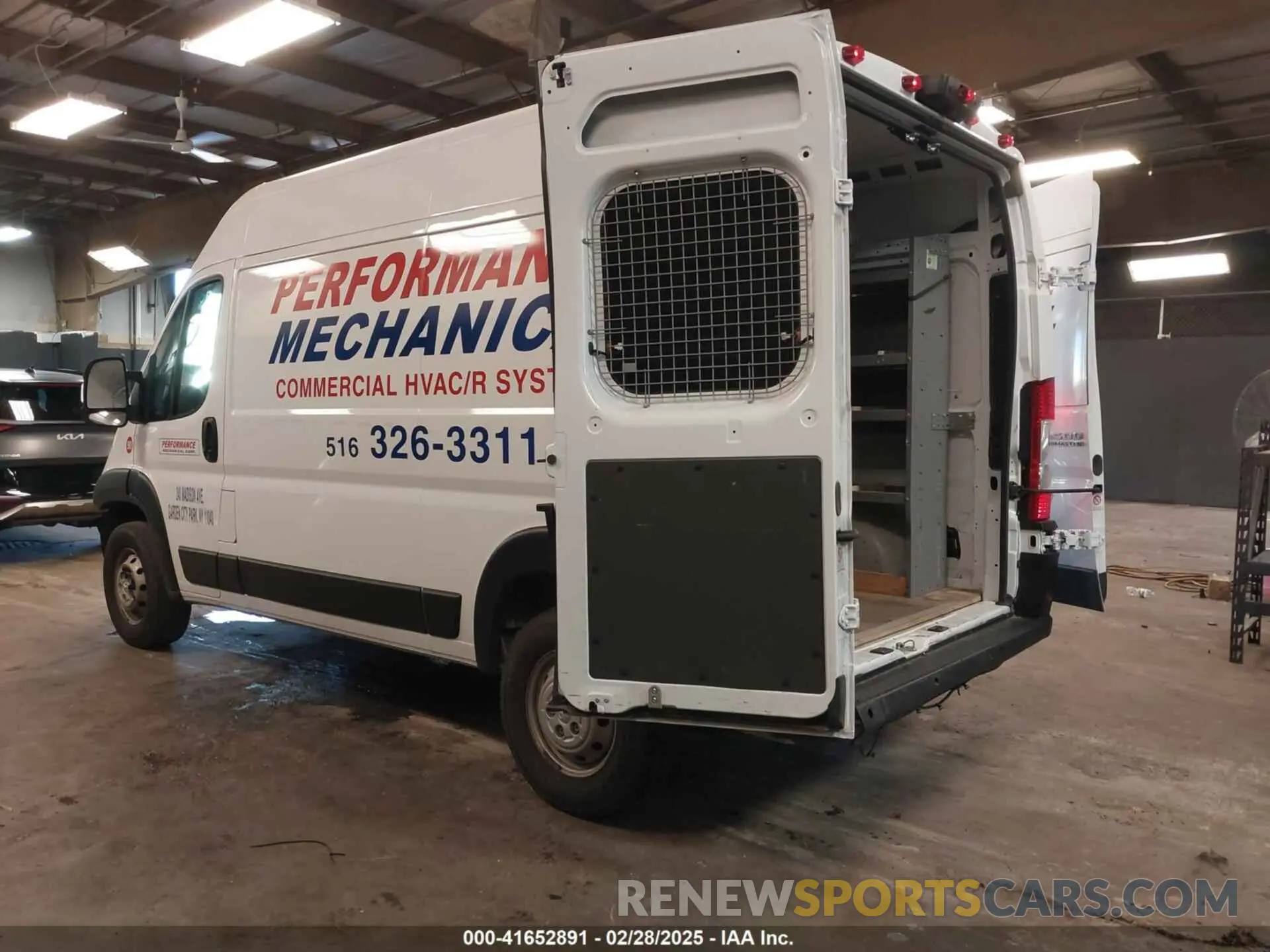 3 Photograph of a damaged car 3C6MRVXG0PE567146 RAM PROMASTER 3500 2023