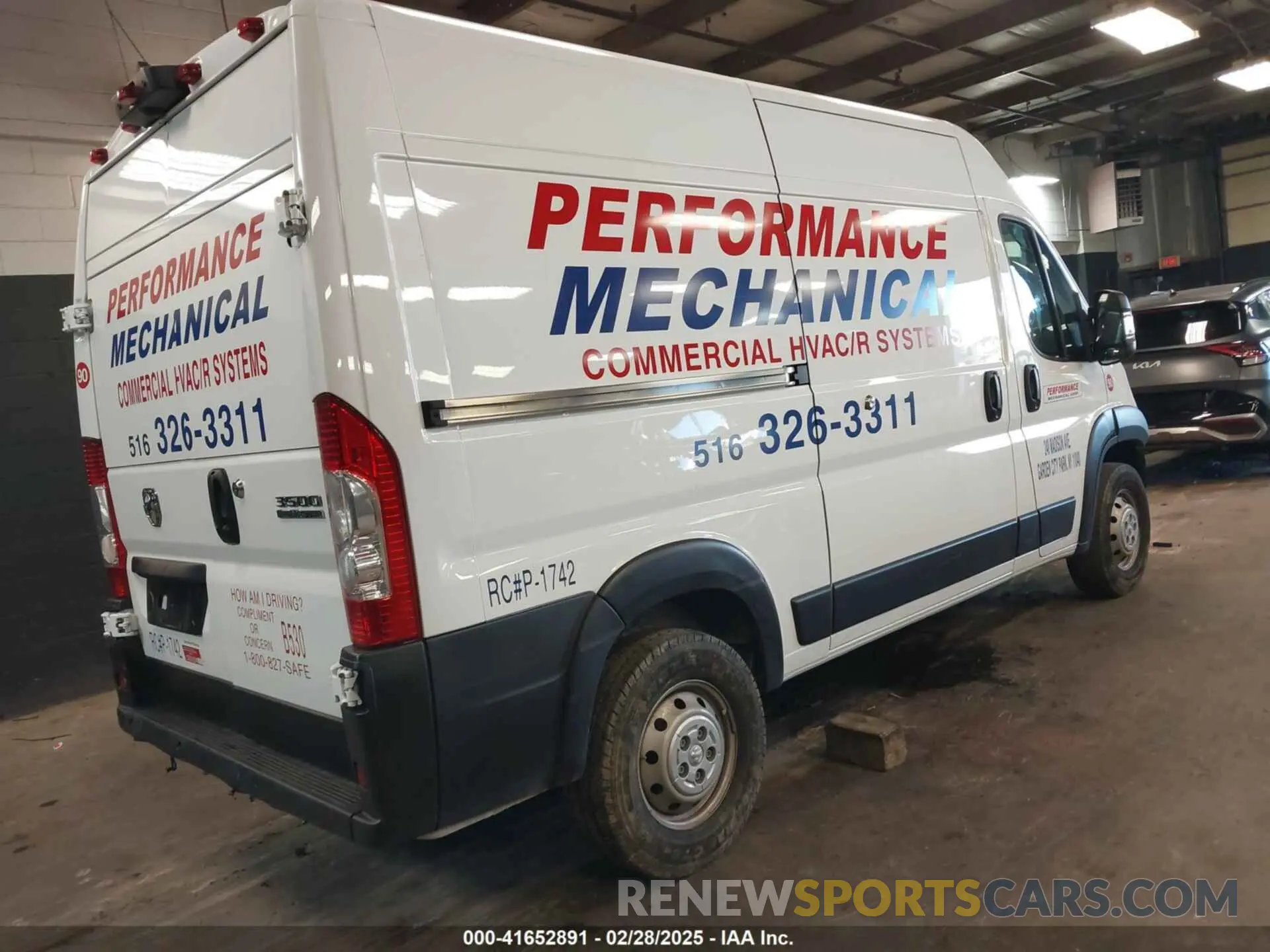 4 Photograph of a damaged car 3C6MRVXG0PE567146 RAM PROMASTER 3500 2023