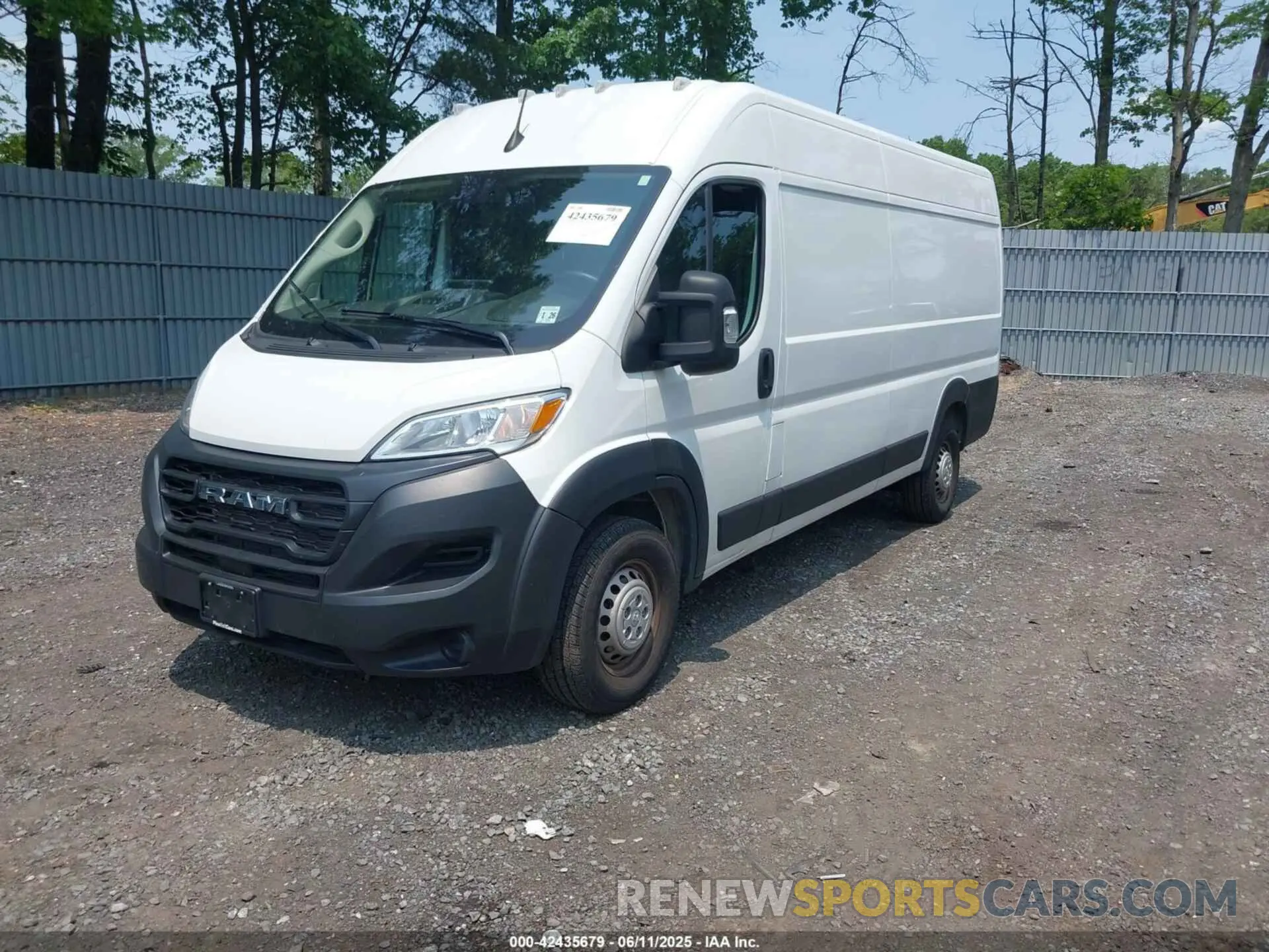 2 Photograph of a damaged car 3C6MRVJG4RE140550 RAM PROMASTER 3500 2024