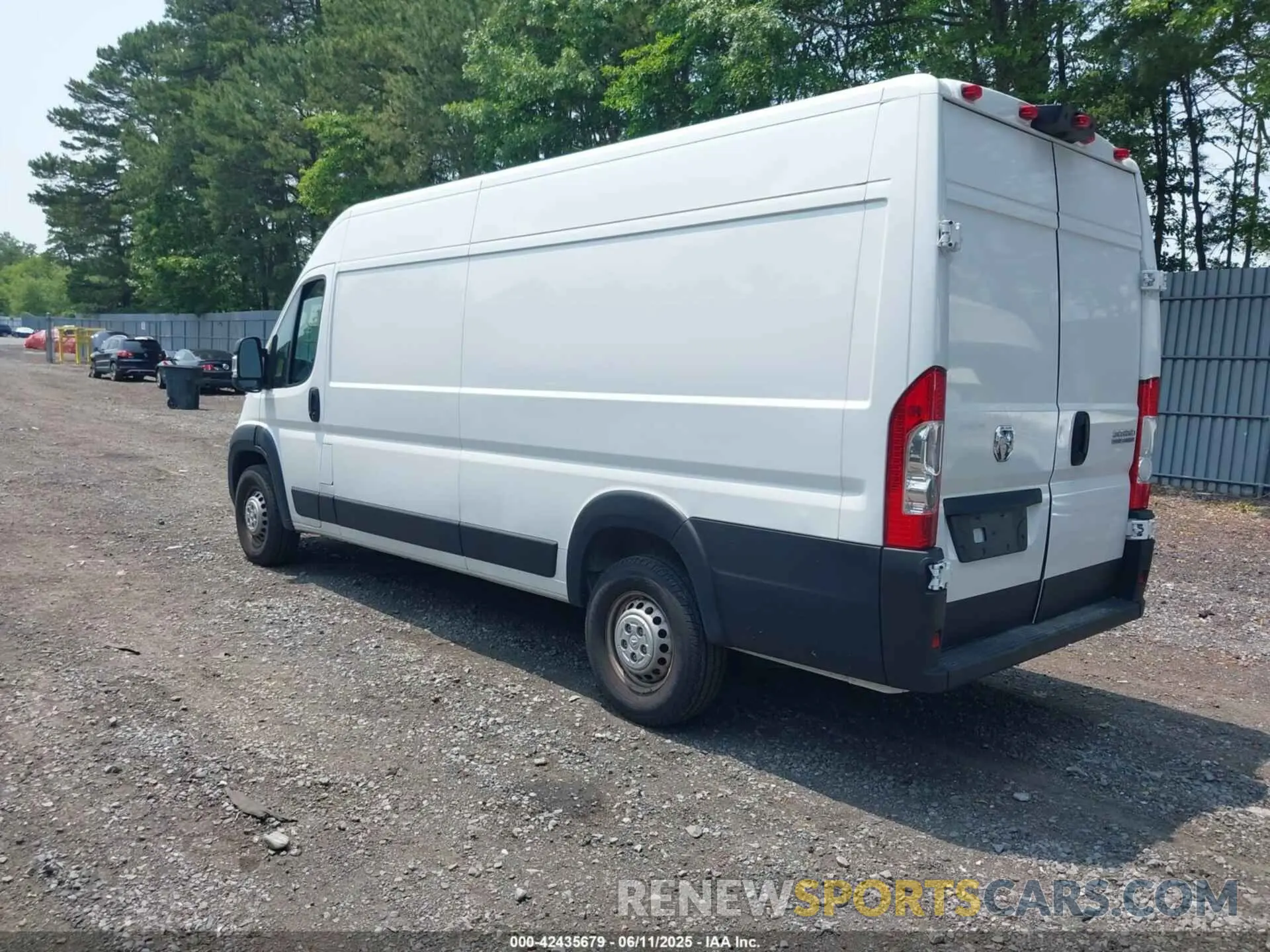 3 Photograph of a damaged car 3C6MRVJG4RE140550 RAM PROMASTER 3500 2024