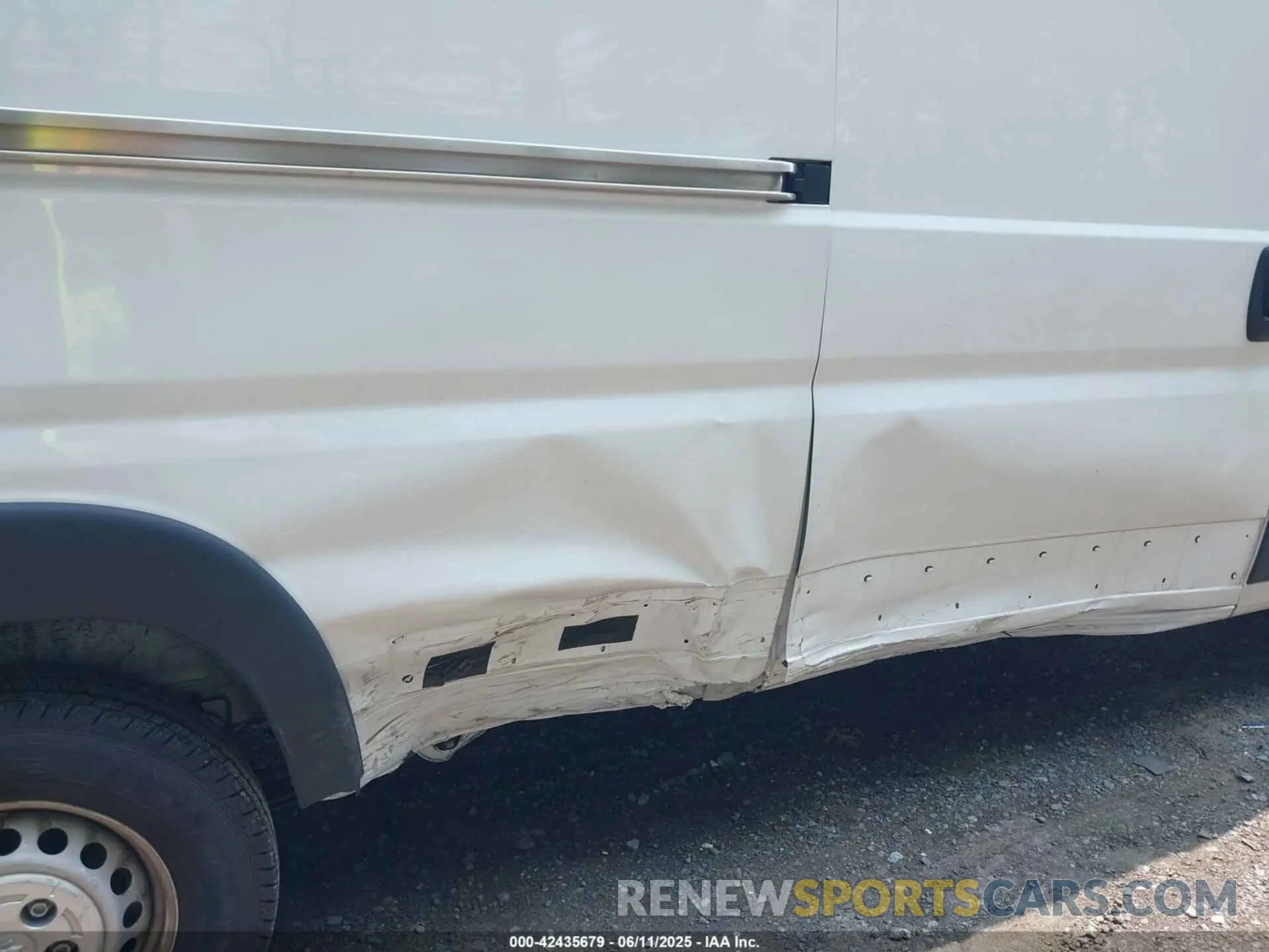 6 Photograph of a damaged car 3C6MRVJG4RE140550 RAM PROMASTER 3500 2024