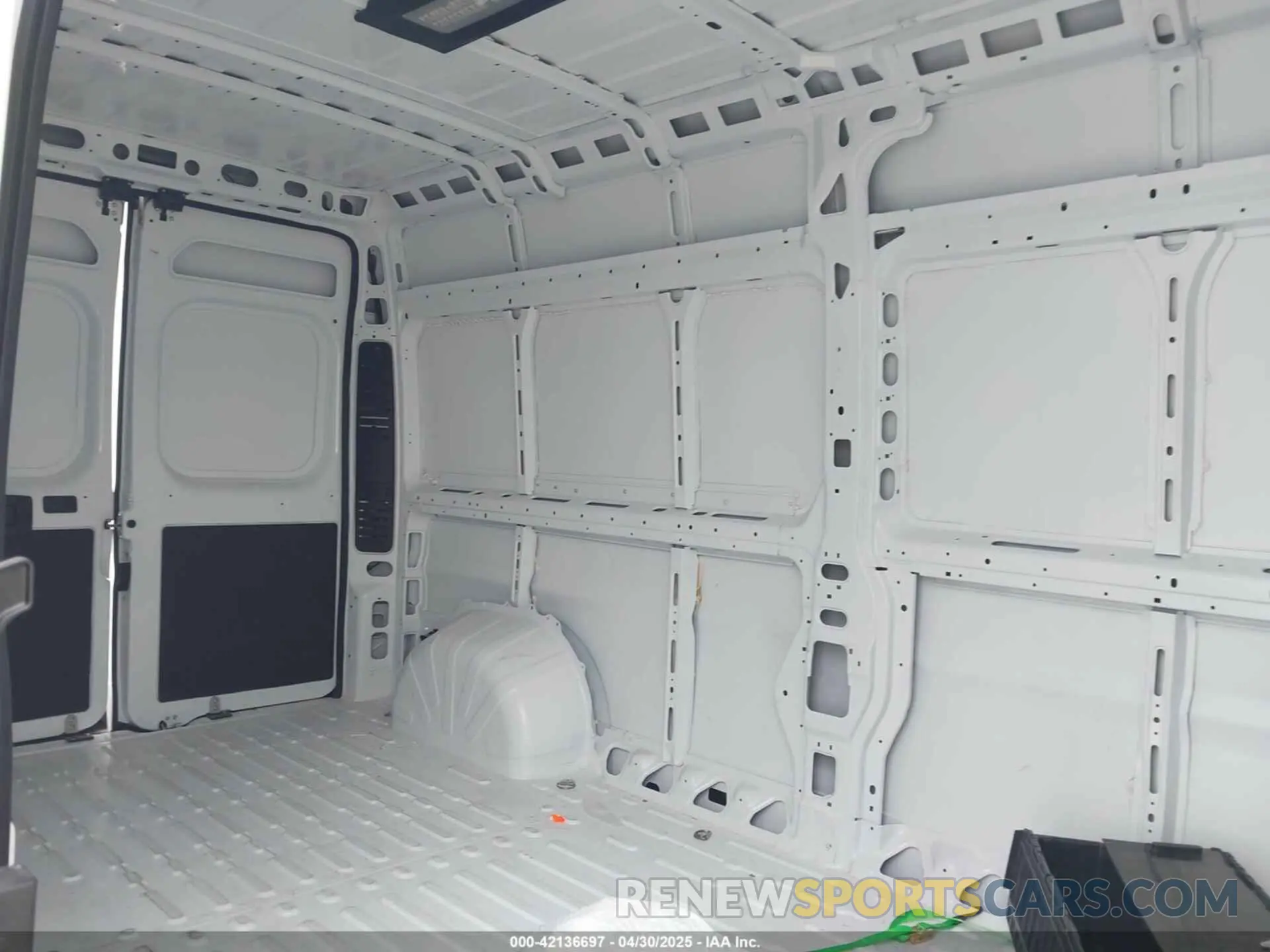 8 Фотография поврежденного автомобиля 3C6MRVHG8SE548996 RAM PROMASTER 3500 2025