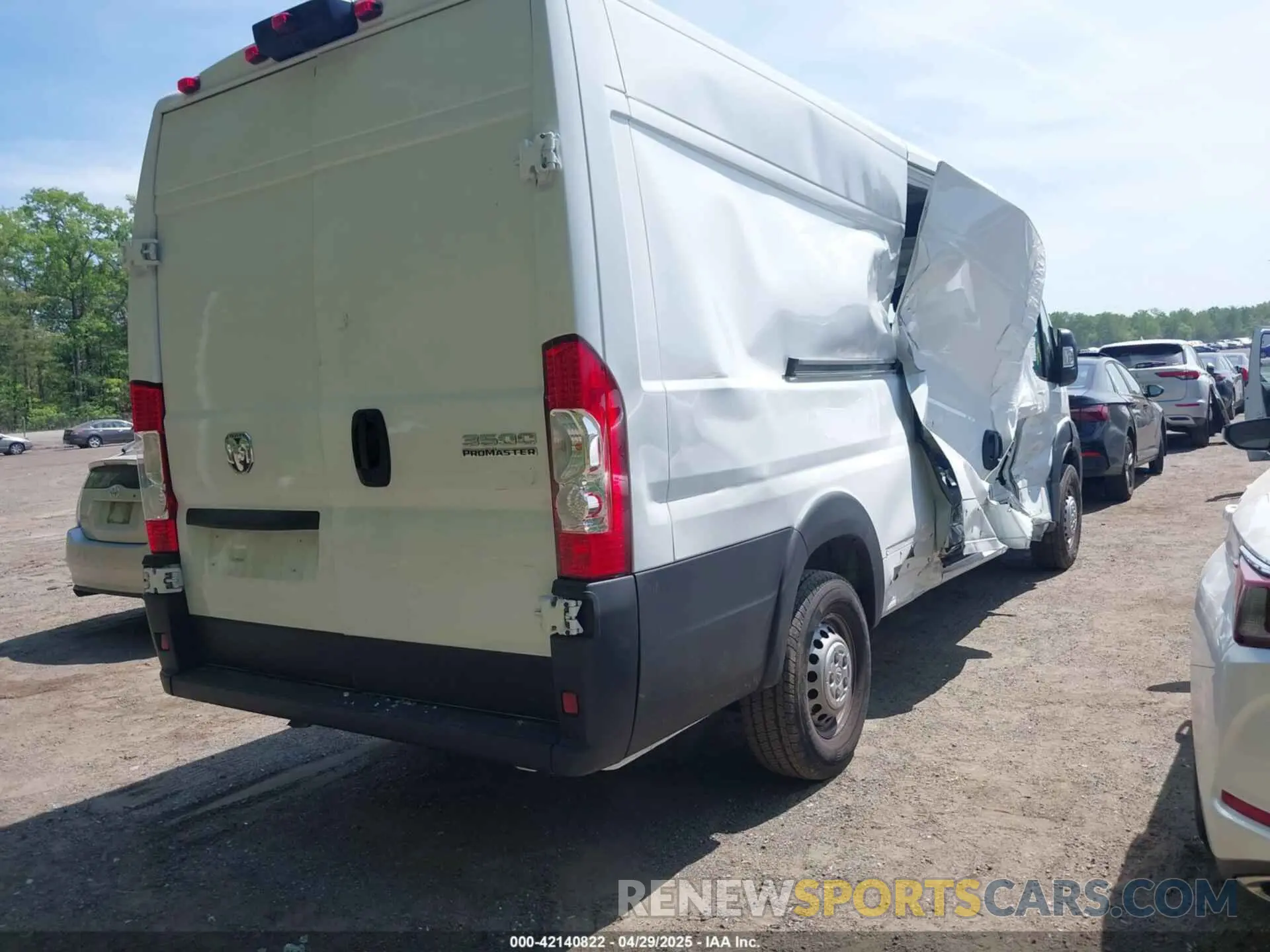 4 Photograph of a damaged car 3C6MRVJG5SE509714 RAM PROMASTER 3500 2025
