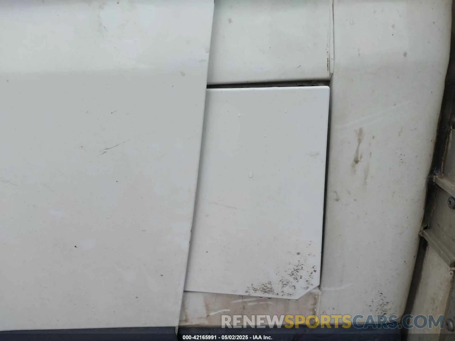 19 Photograph of a damaged car 3C7WRVMG4ME552122 RAM PROMASTER 3500 CUTAWAY 2021