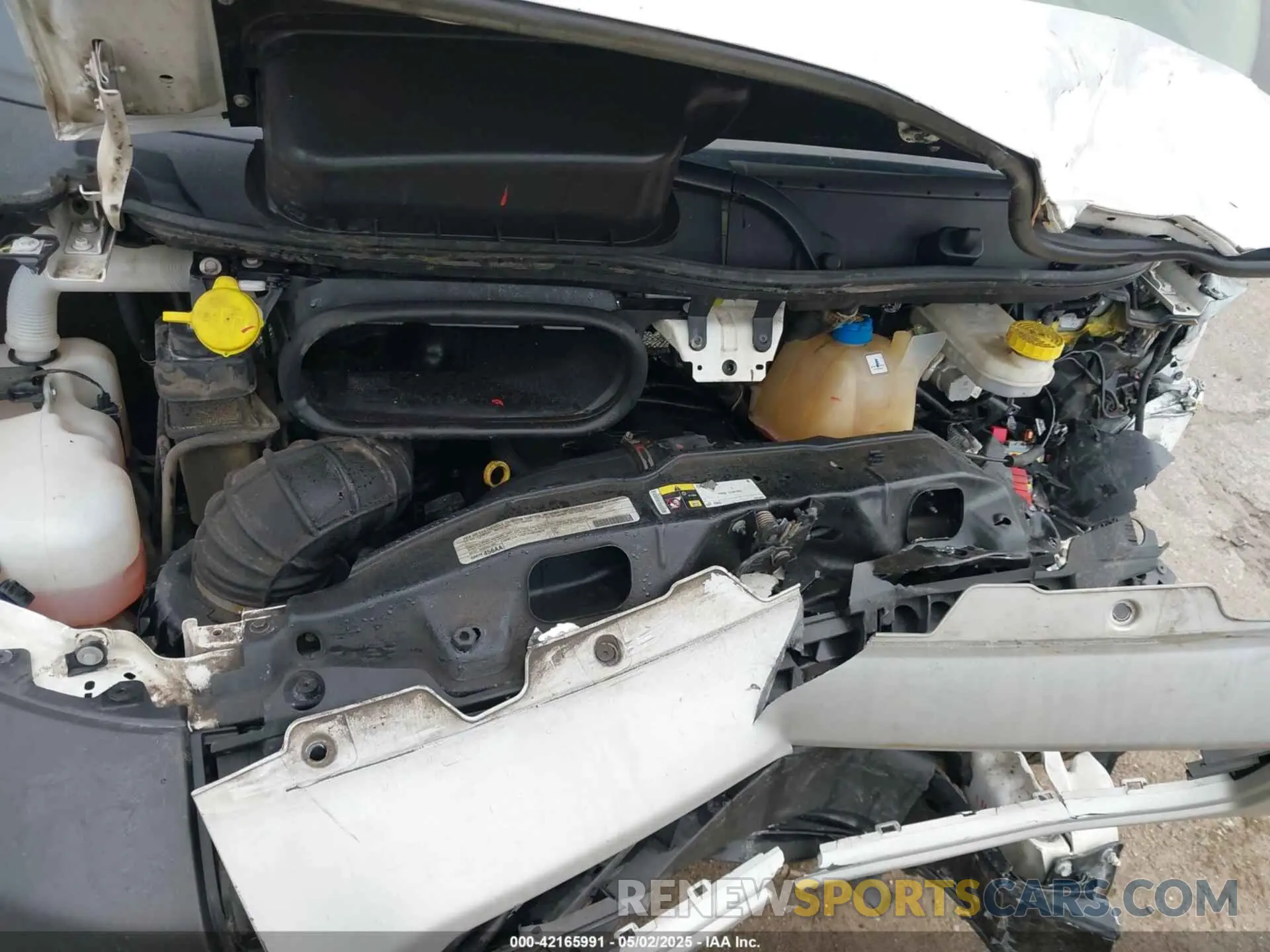 9 Photograph of a damaged car 3C7WRVMG4ME552122 RAM PROMASTER 3500 CUTAWAY 2021