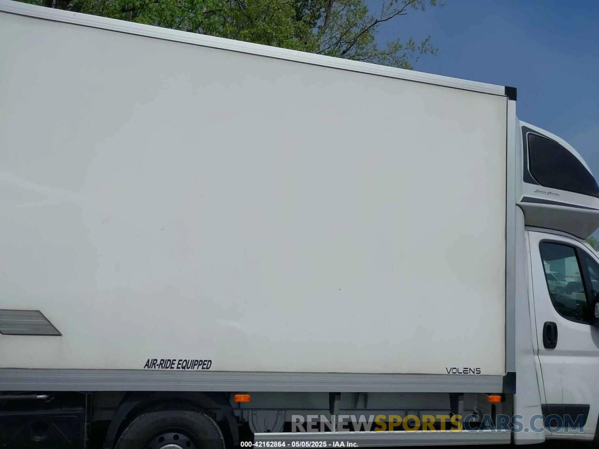 13 Photograph of a damaged car 3C7WRVLG1NE131591 RAM PROMASTER 3500 CUTAWAY 2022