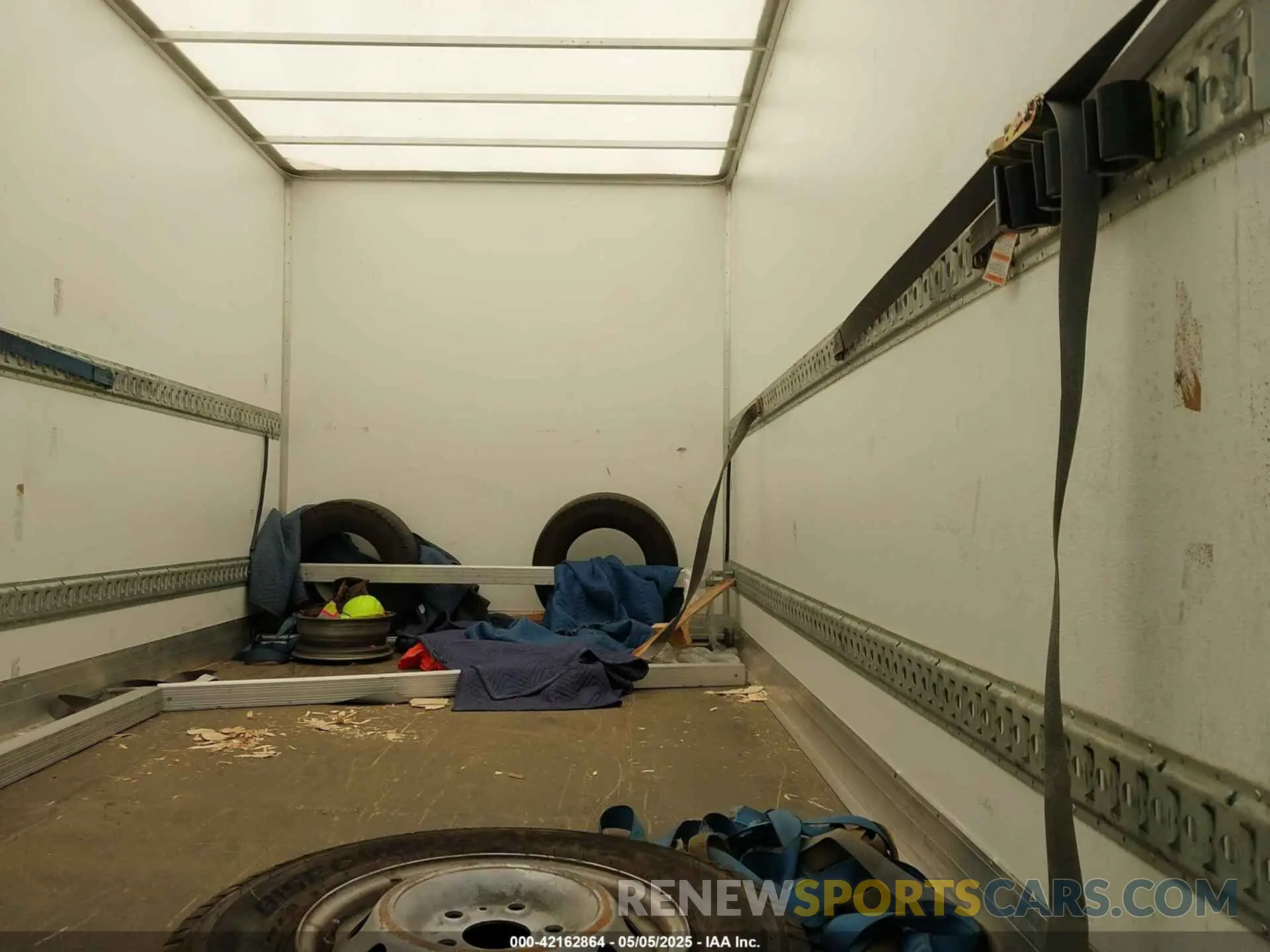 7 Photograph of a damaged car 3C7WRVLG1NE131591 RAM PROMASTER 3500 CUTAWAY 2022