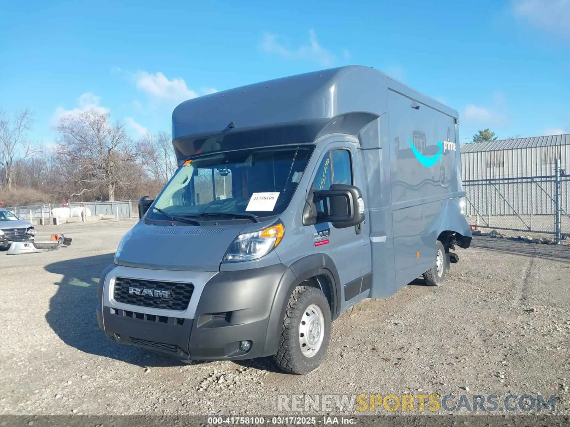 2 Photograph of a damaged car 3C7WRVMG1NE126017 RAM PROMASTER 3500 CUTAWAY 2022