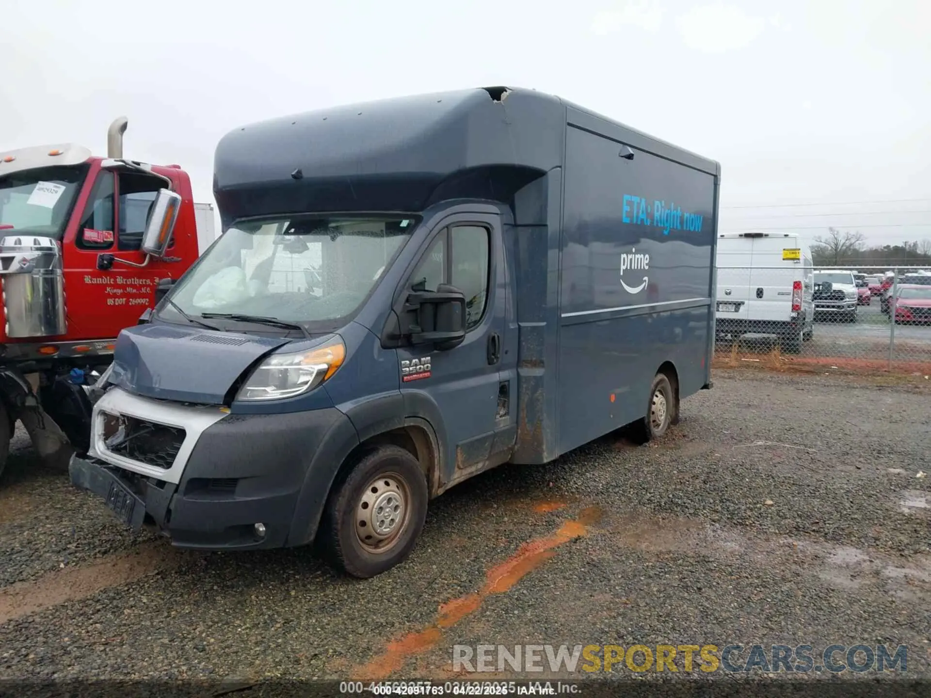2 Photograph of a damaged car 3C7WRVMG8NE116956 RAM PROMASTER 3500 CUTAWAY 2022