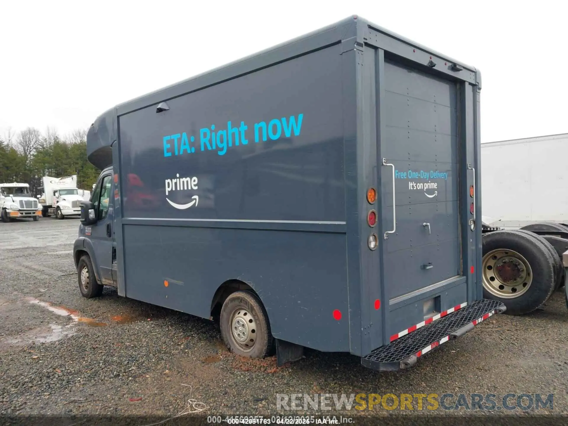 3 Photograph of a damaged car 3C7WRVMG8NE116956 RAM PROMASTER 3500 CUTAWAY 2022