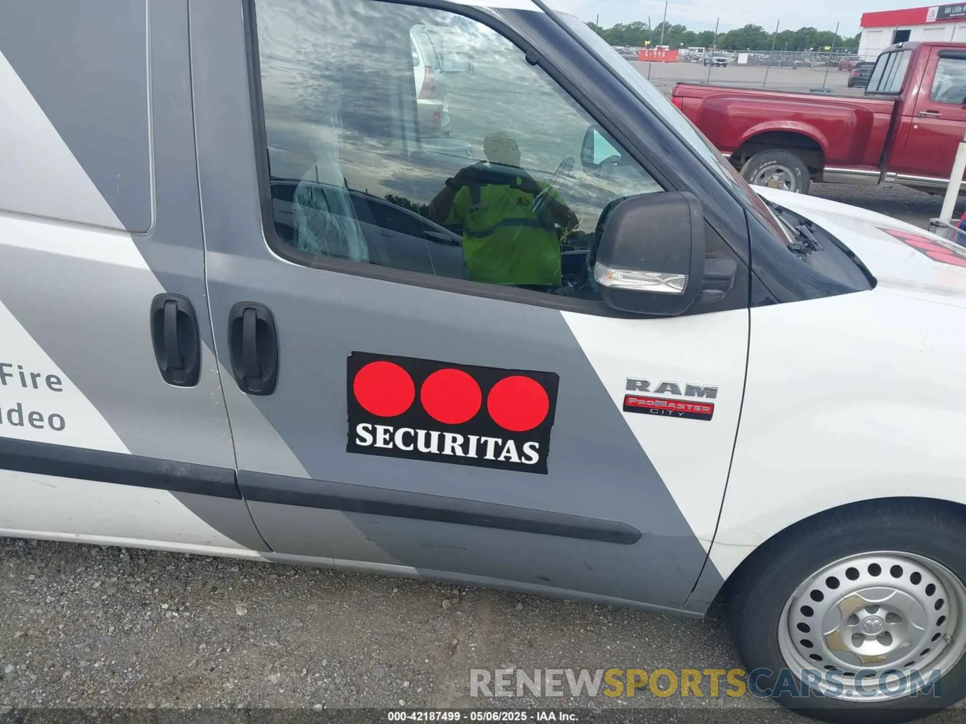 6 Photograph of a damaged car ZFBHRFAB1K6N71592 RAM PROMASTER CITY 2019