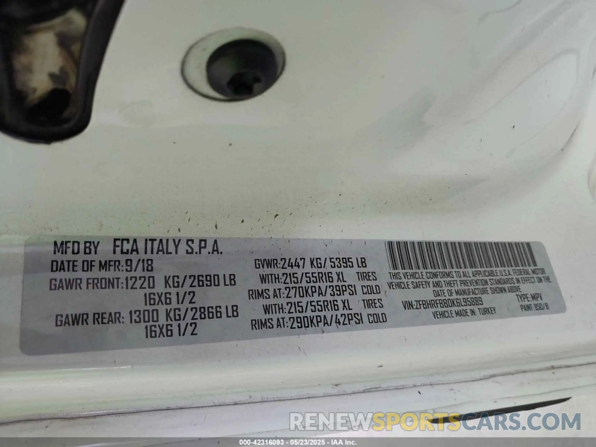 9 Photograph of a damaged car ZFBHRFBB0K6L95889 RAM PROMASTER CITY 2019