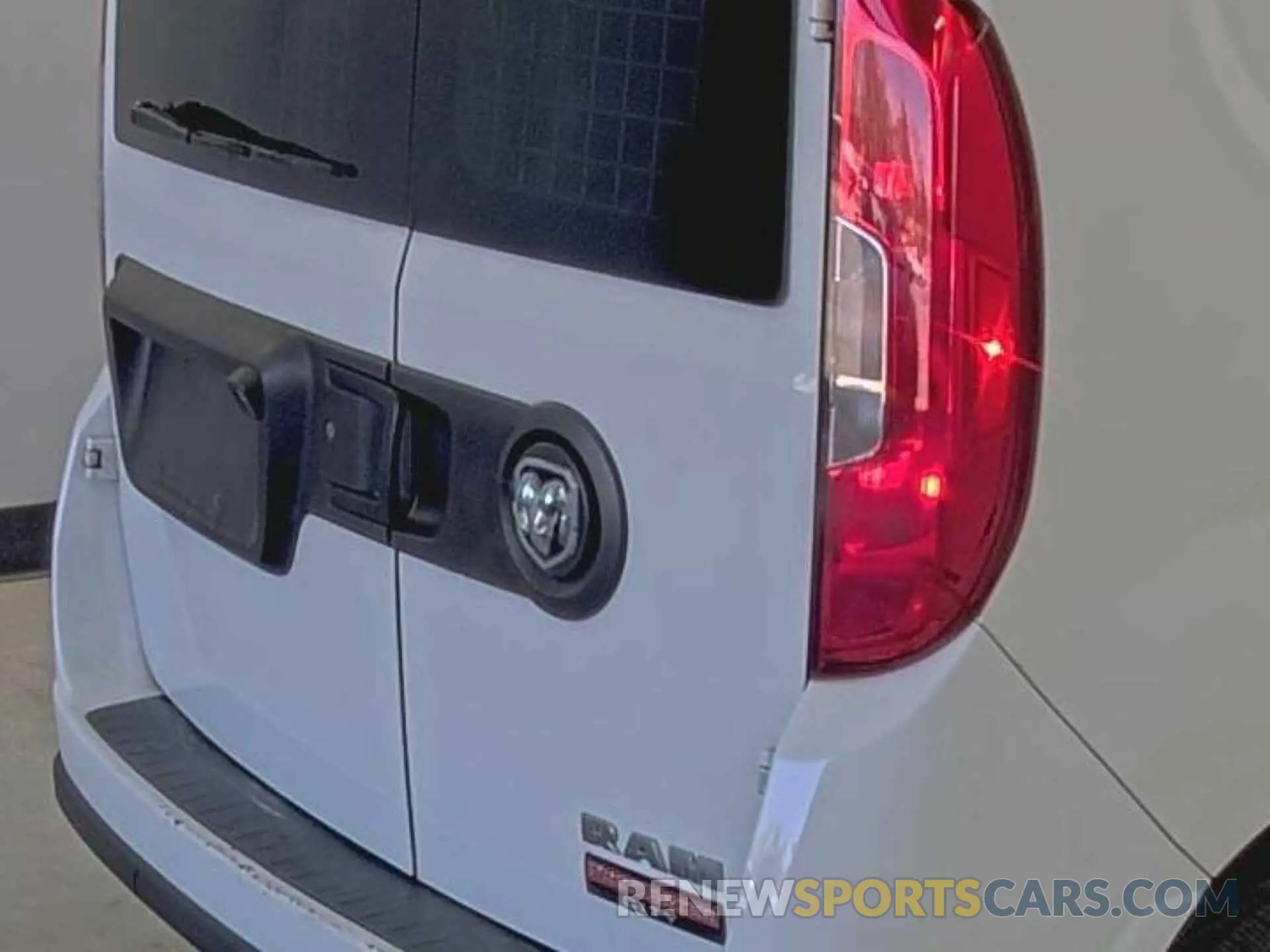 40 Photograph of a damaged car ZFBHRFBB1K6N73731 RAM PROMASTER CITY 2019