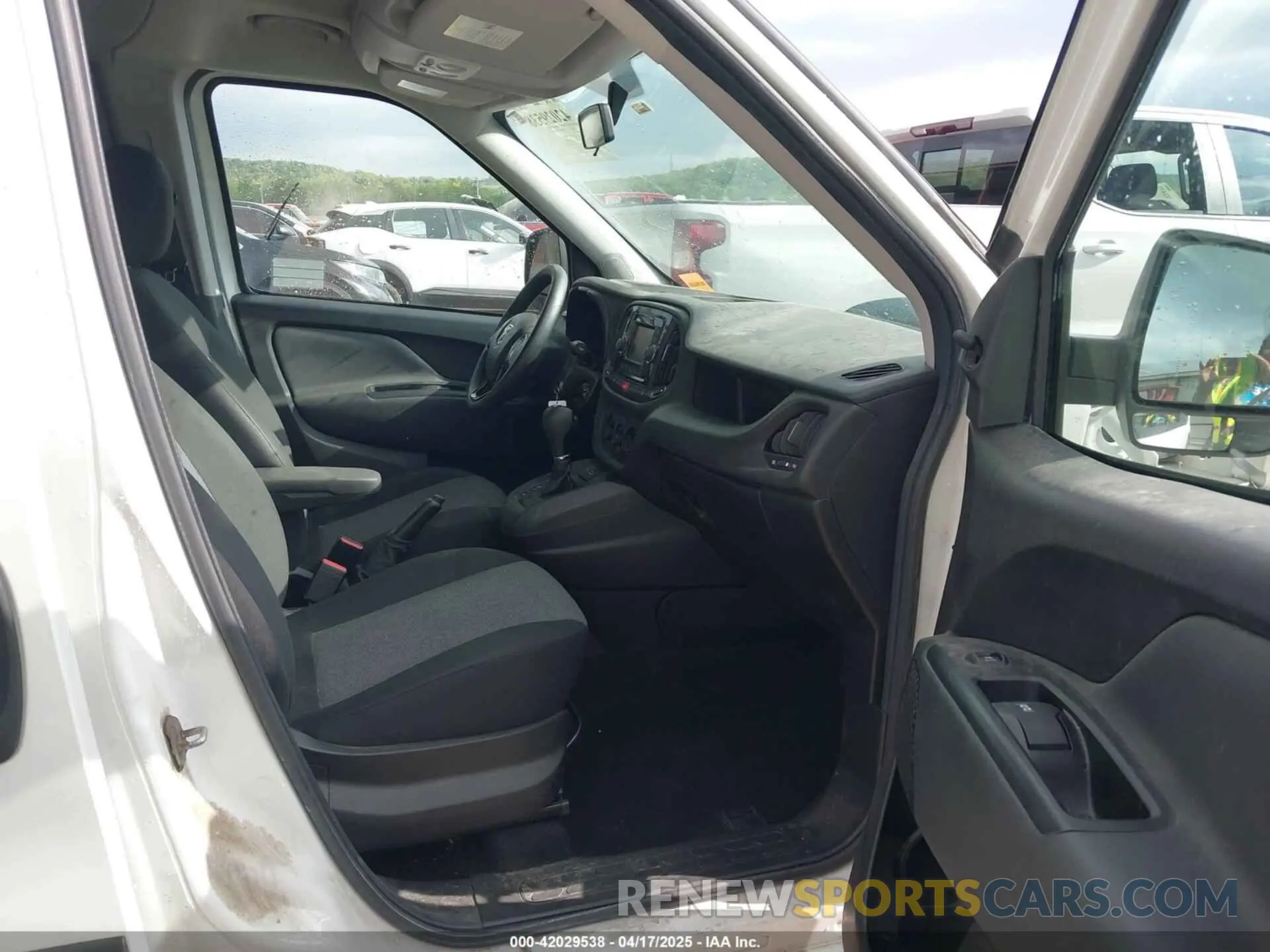 5 Photograph of a damaged car ZFBHRFAB3M6U42126 RAM PROMASTER CITY 2021