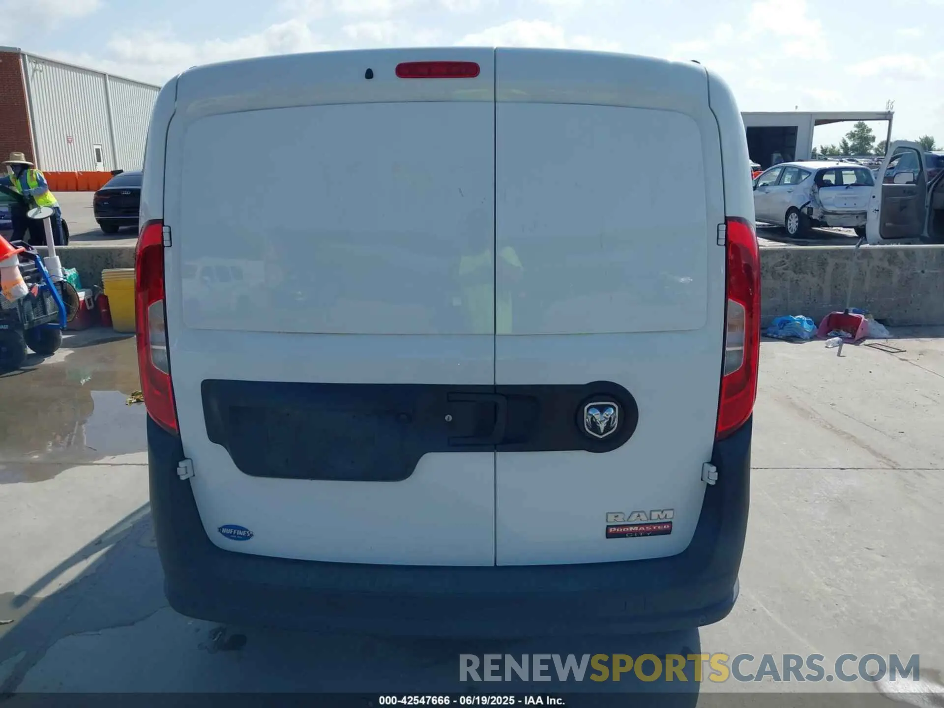 16 Photograph of a damaged car ZFBHRFAB5M6U20466 RAM PROMASTER CITY 2021