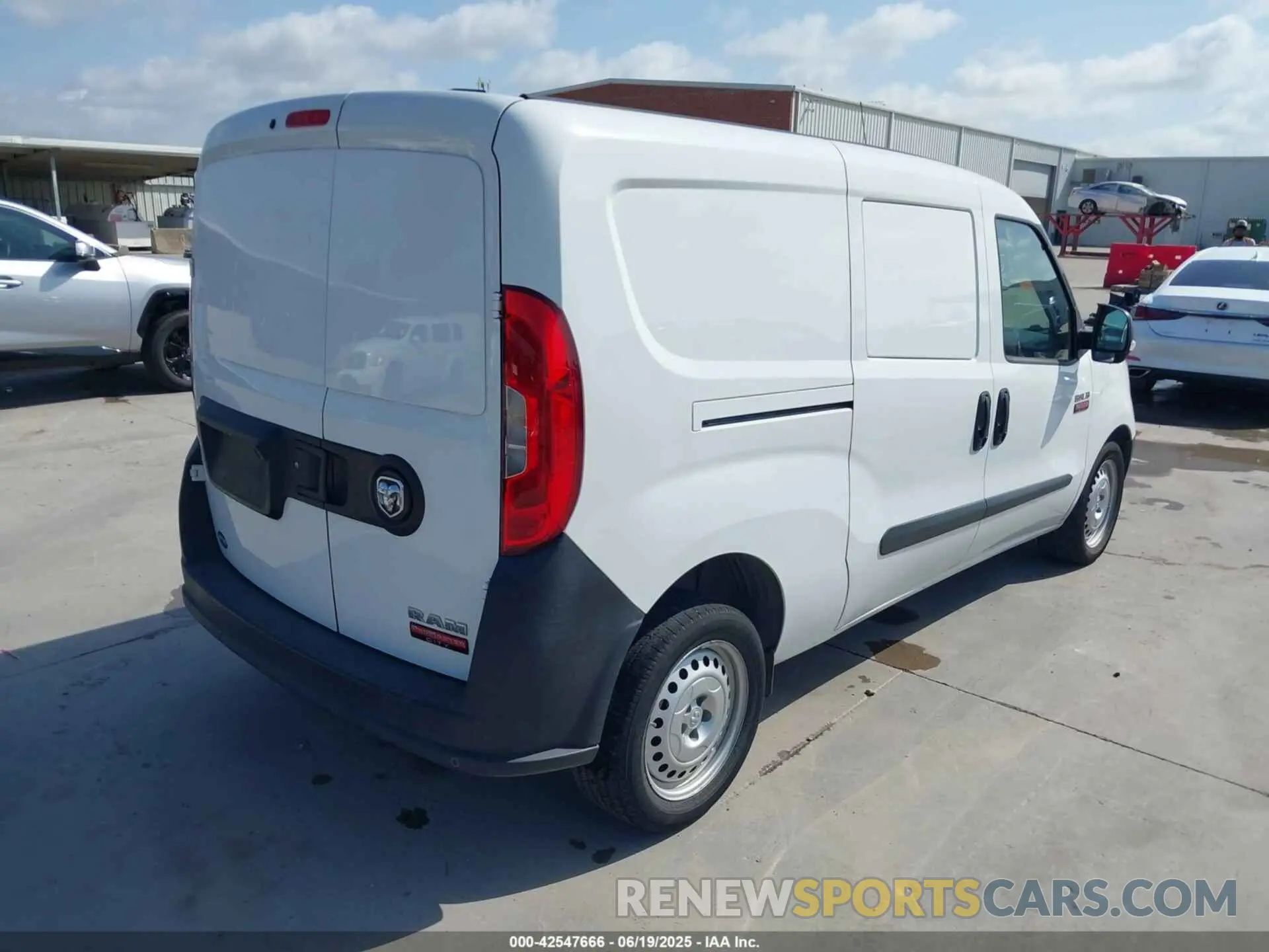 4 Photograph of a damaged car ZFBHRFAB5M6U20466 RAM PROMASTER CITY 2021