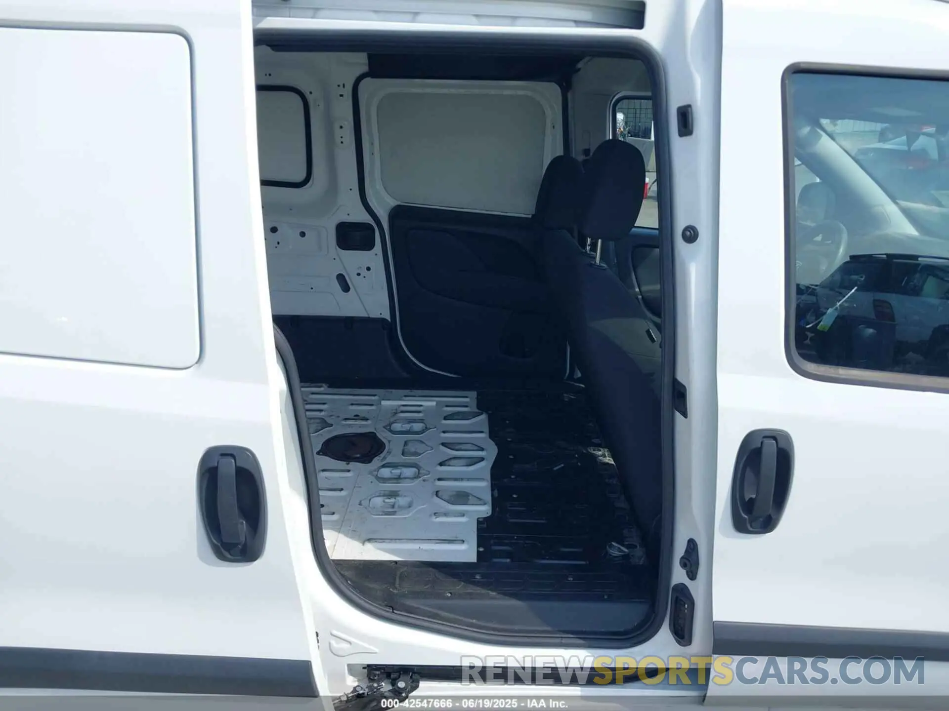 8 Photograph of a damaged car ZFBHRFAB5M6U20466 RAM PROMASTER CITY 2021