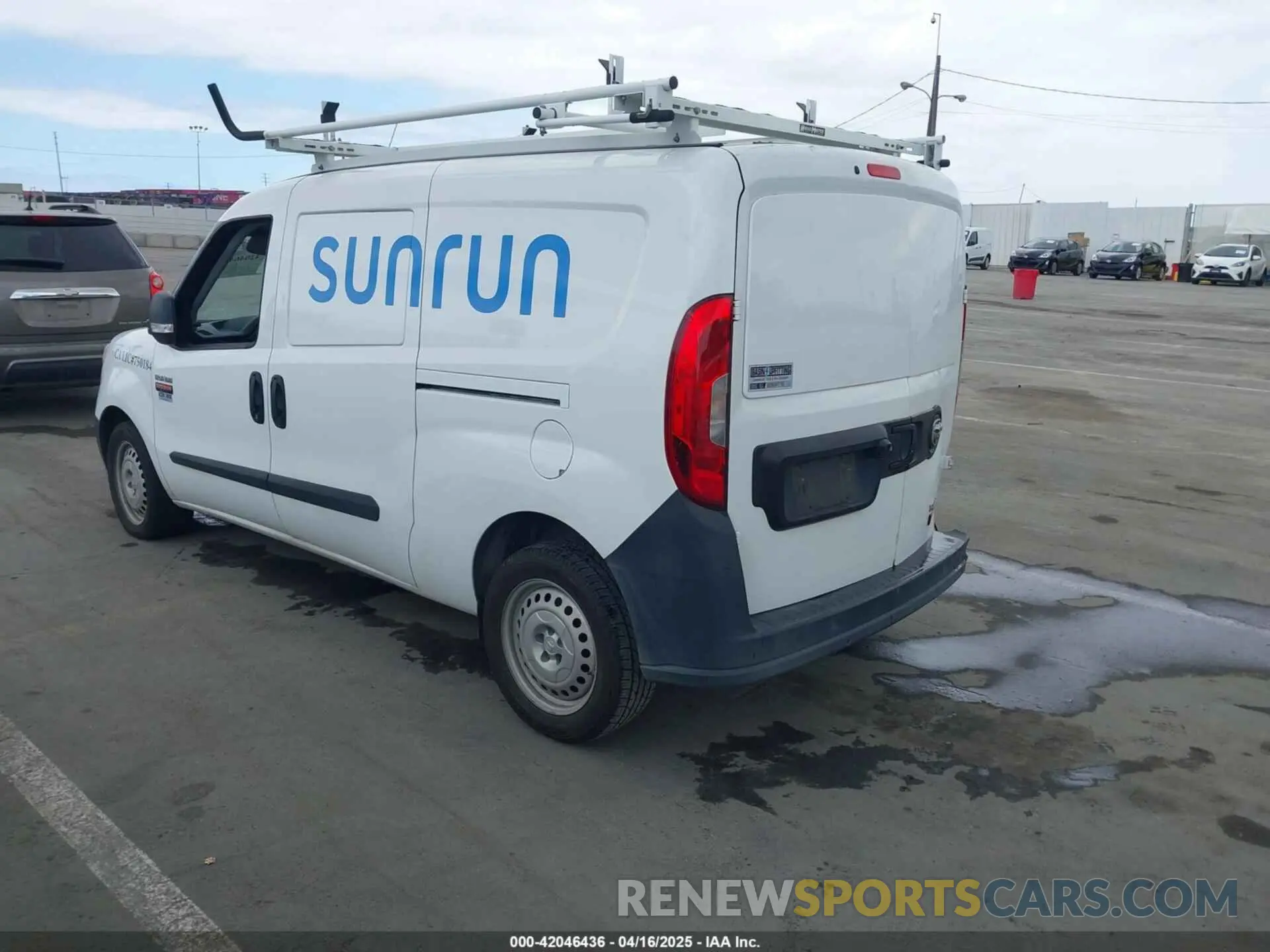 3 Photograph of a damaged car ZFBHRFAB5M6U55069 RAM PROMASTER CITY 2021