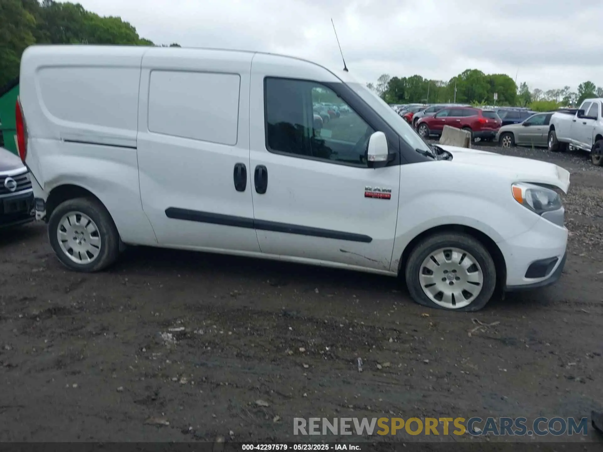 13 Photograph of a damaged car ZFBHRFBB6M6V75137 RAM PROMASTER CITY 2021