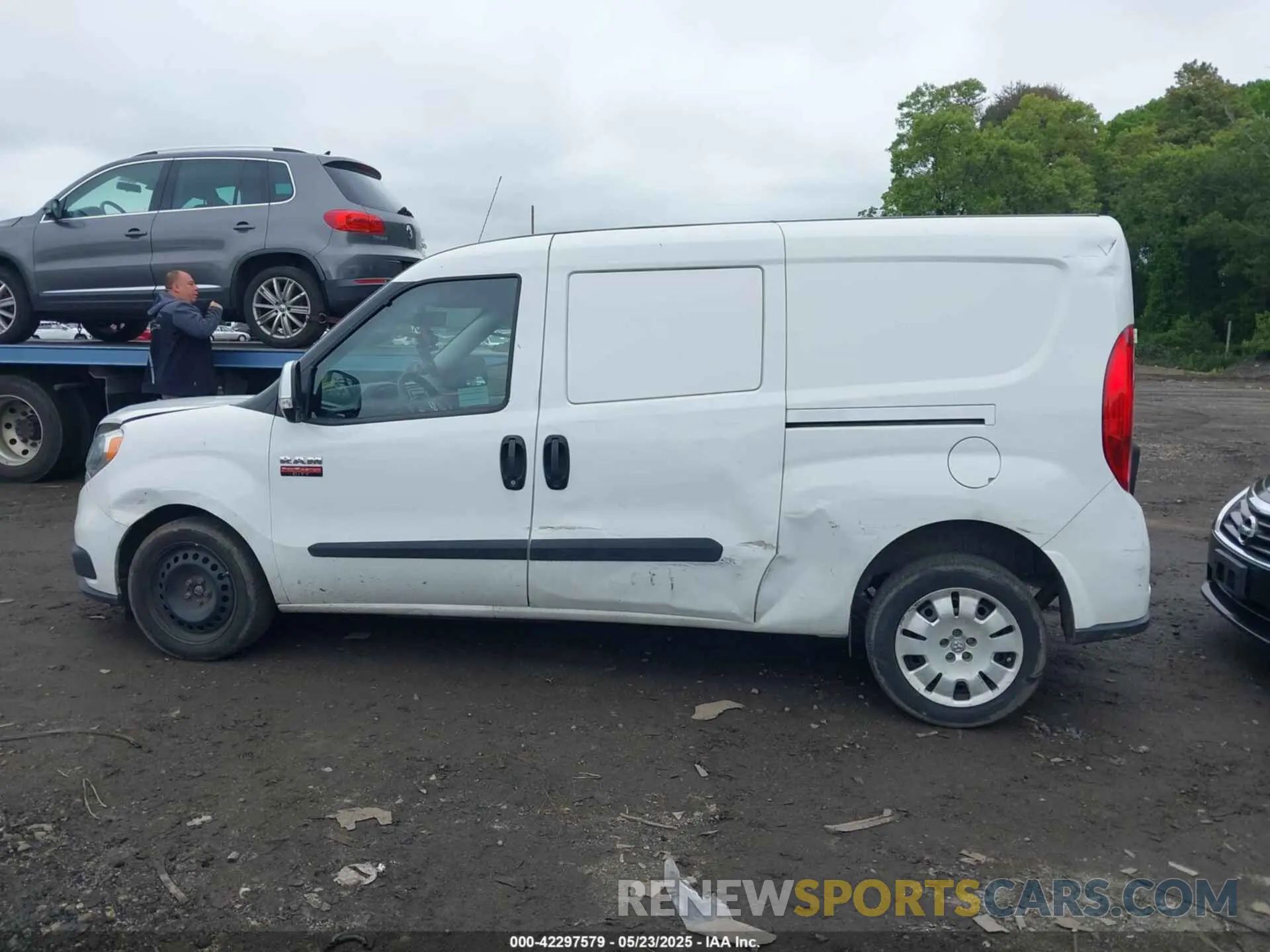 14 Photograph of a damaged car ZFBHRFBB6M6V75137 RAM PROMASTER CITY 2021