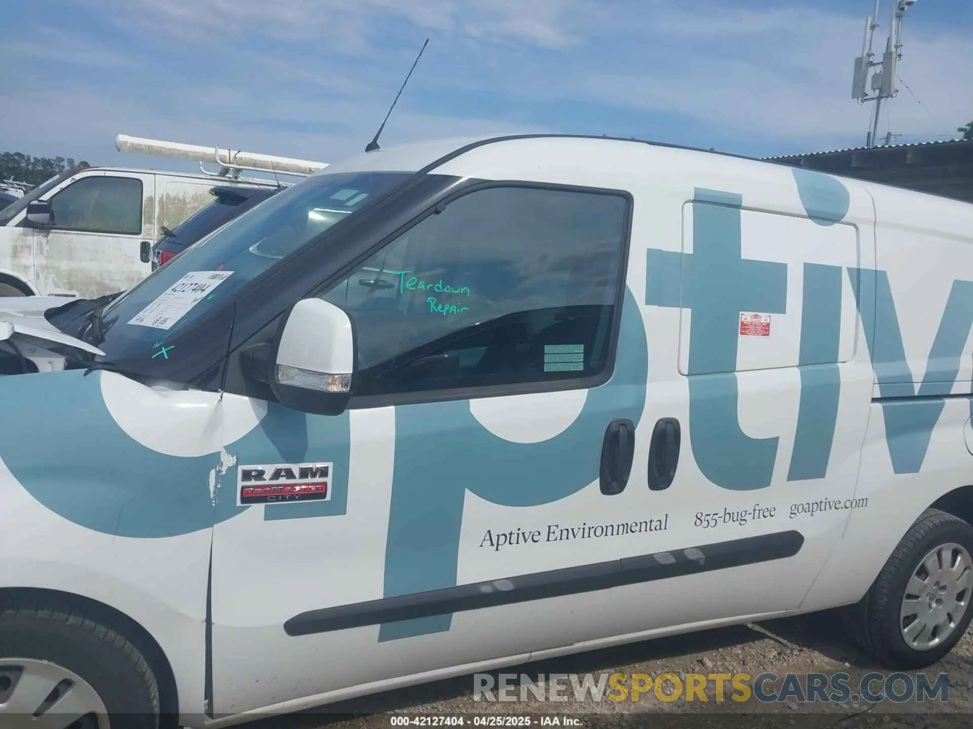 14 Photograph of a damaged car ZFBHRFBB7M6U09449 RAM PROMASTER CITY 2021