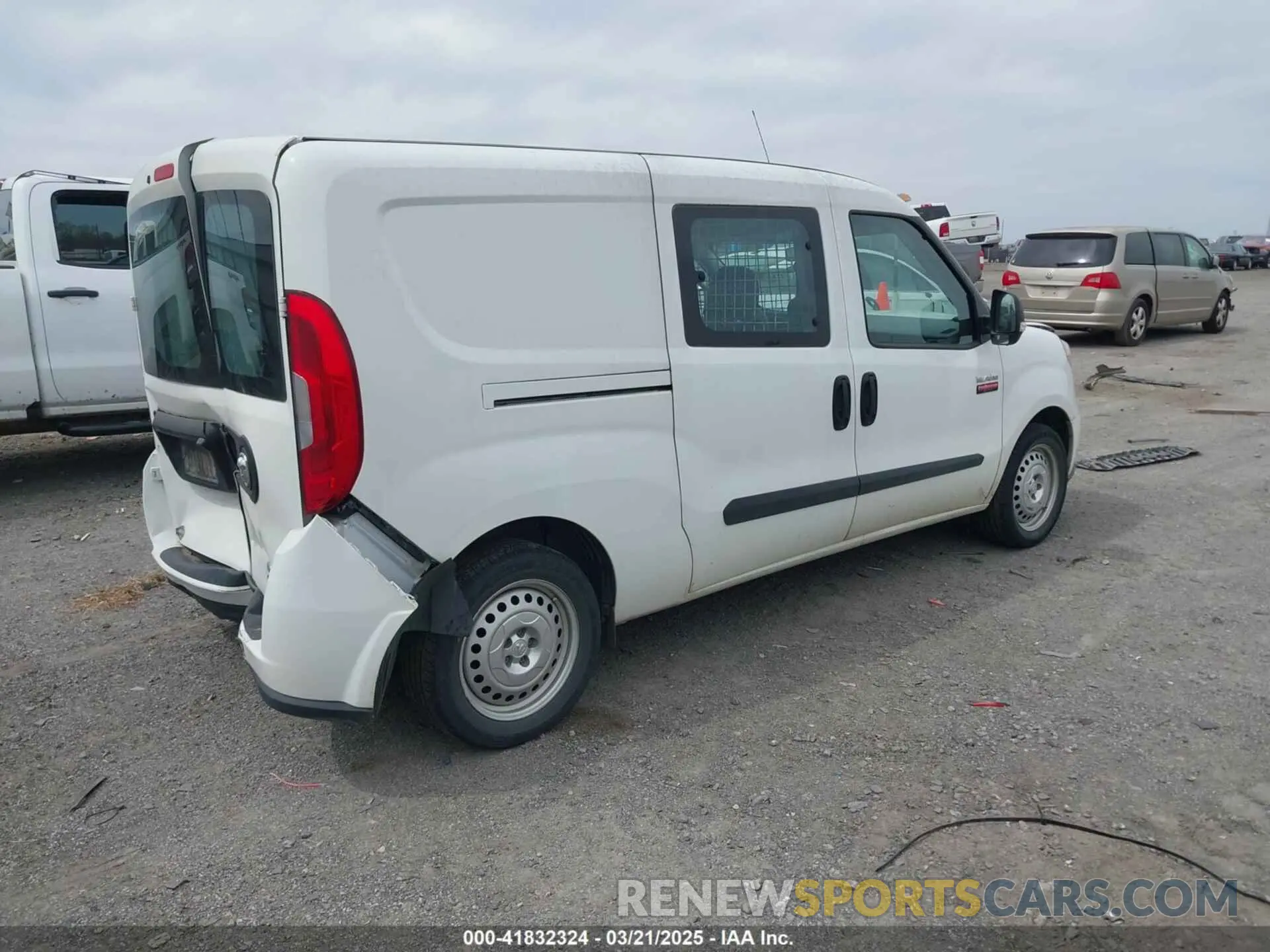 4 Photograph of a damaged car ZFBHRFAB2N6W55828 RAM PROMASTER CITY 2022