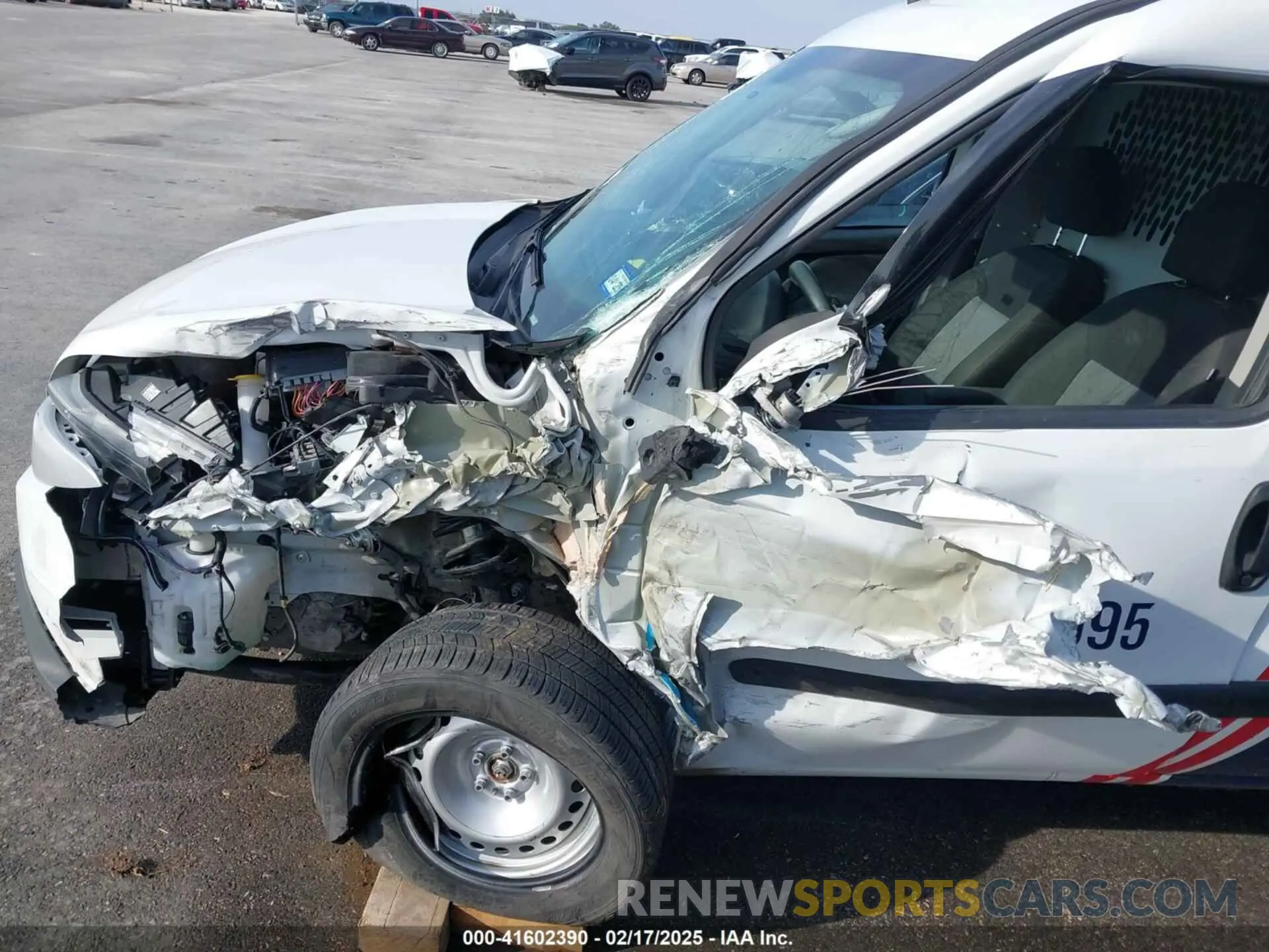 17 Photograph of a damaged car ZFBHRFAB7N6X91288 RAM PROMASTER CITY 2022