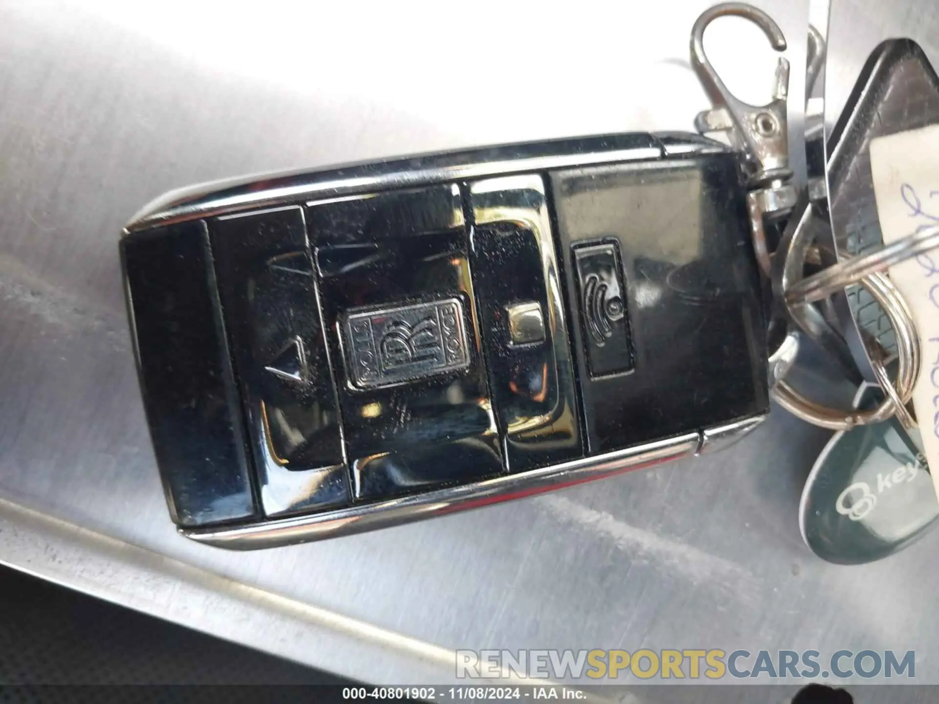 11 Photograph of a damaged car SLATV4C05LU200555 ROLLS-ROYCE CULLINAN 2020