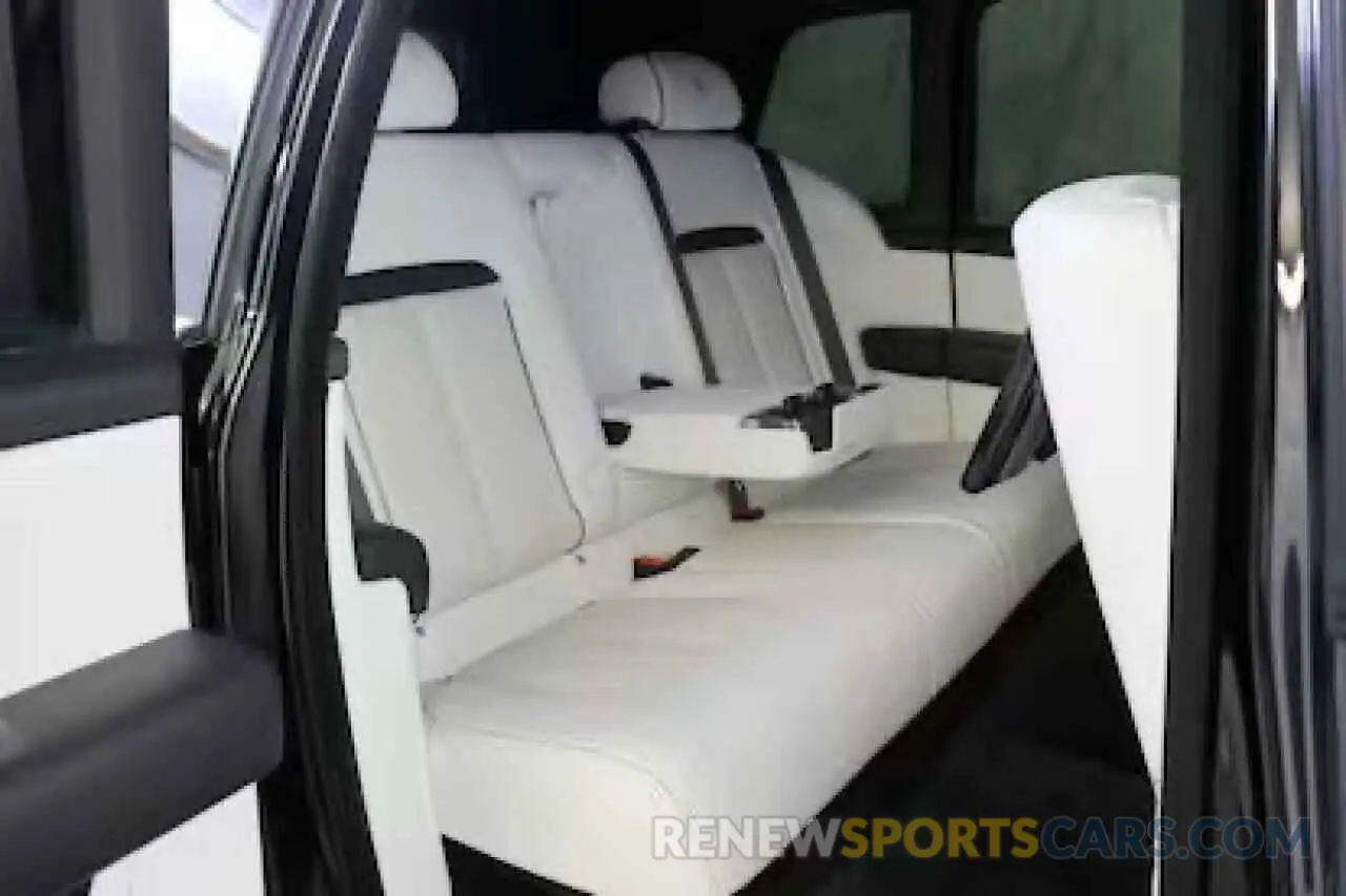 6 Photograph of a damaged car SLATV4C0XLU201XXX ROLLS-ROYCE CULLINAN 2020