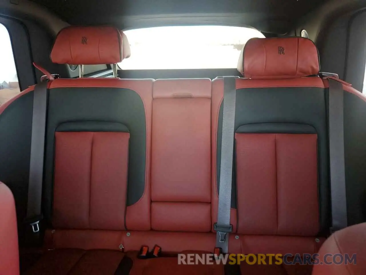 10 Photograph of a damaged car SLATV4C08NU209947 ROLLS-ROYCE CULLINAN 2022