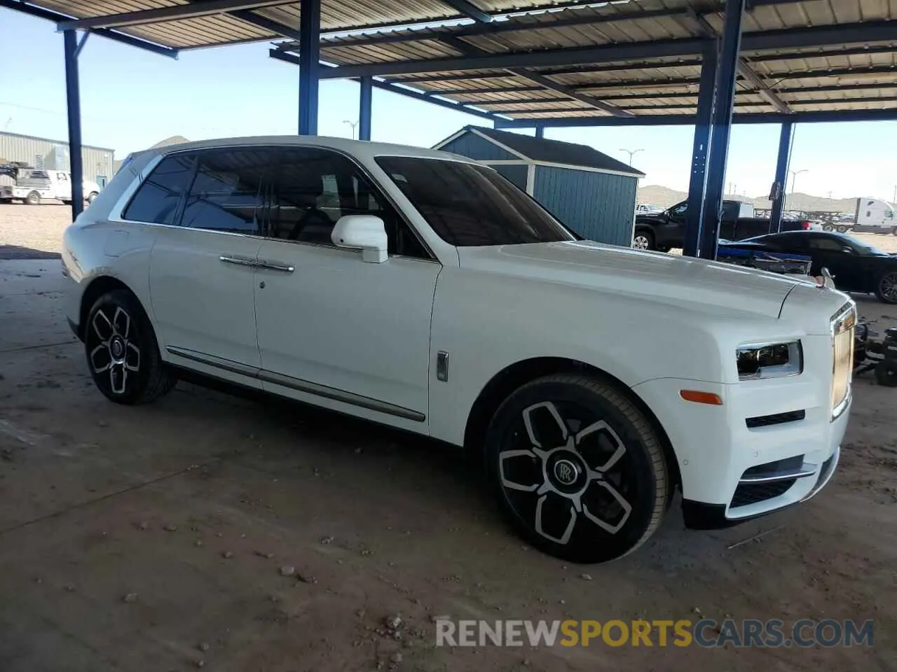 4 Photograph of a damaged car SLATV4C08NU209947 ROLLS-ROYCE CULLINAN 2022