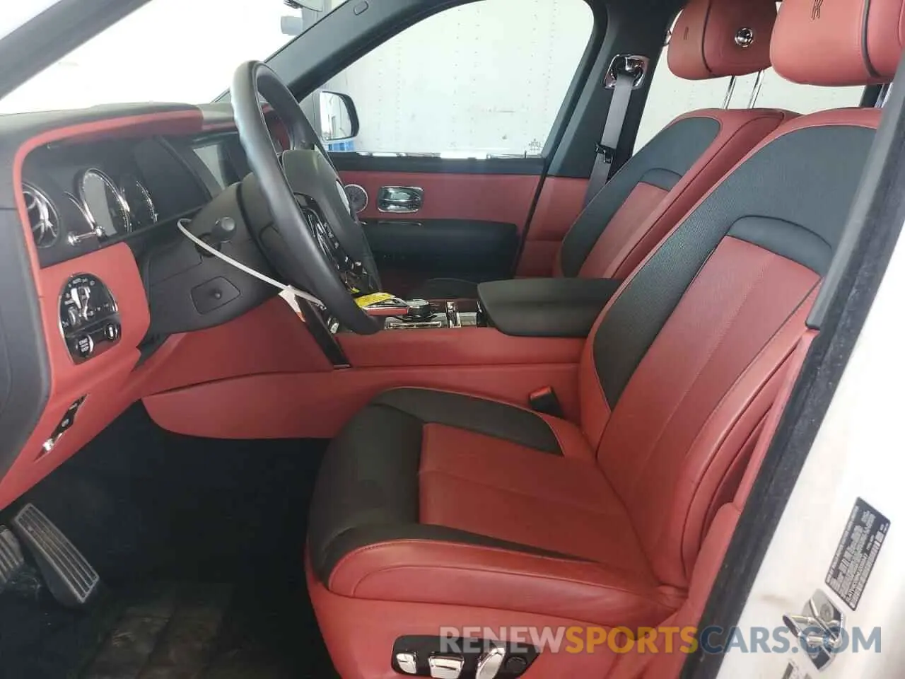 7 Photograph of a damaged car SLATV4C08NU209947 ROLLS-ROYCE CULLINAN 2022