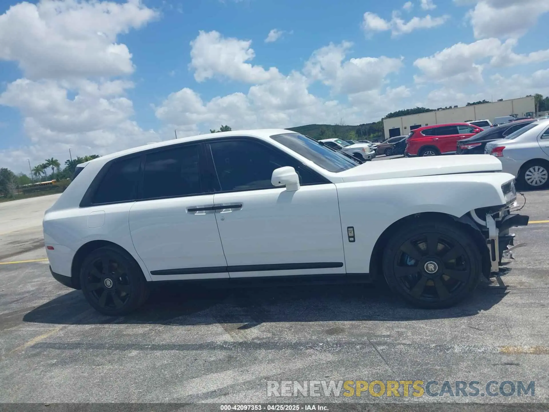 12 Photograph of a damaged car SLATV4C09PU220426 ROLLS-ROYCE CULLINAN 2023