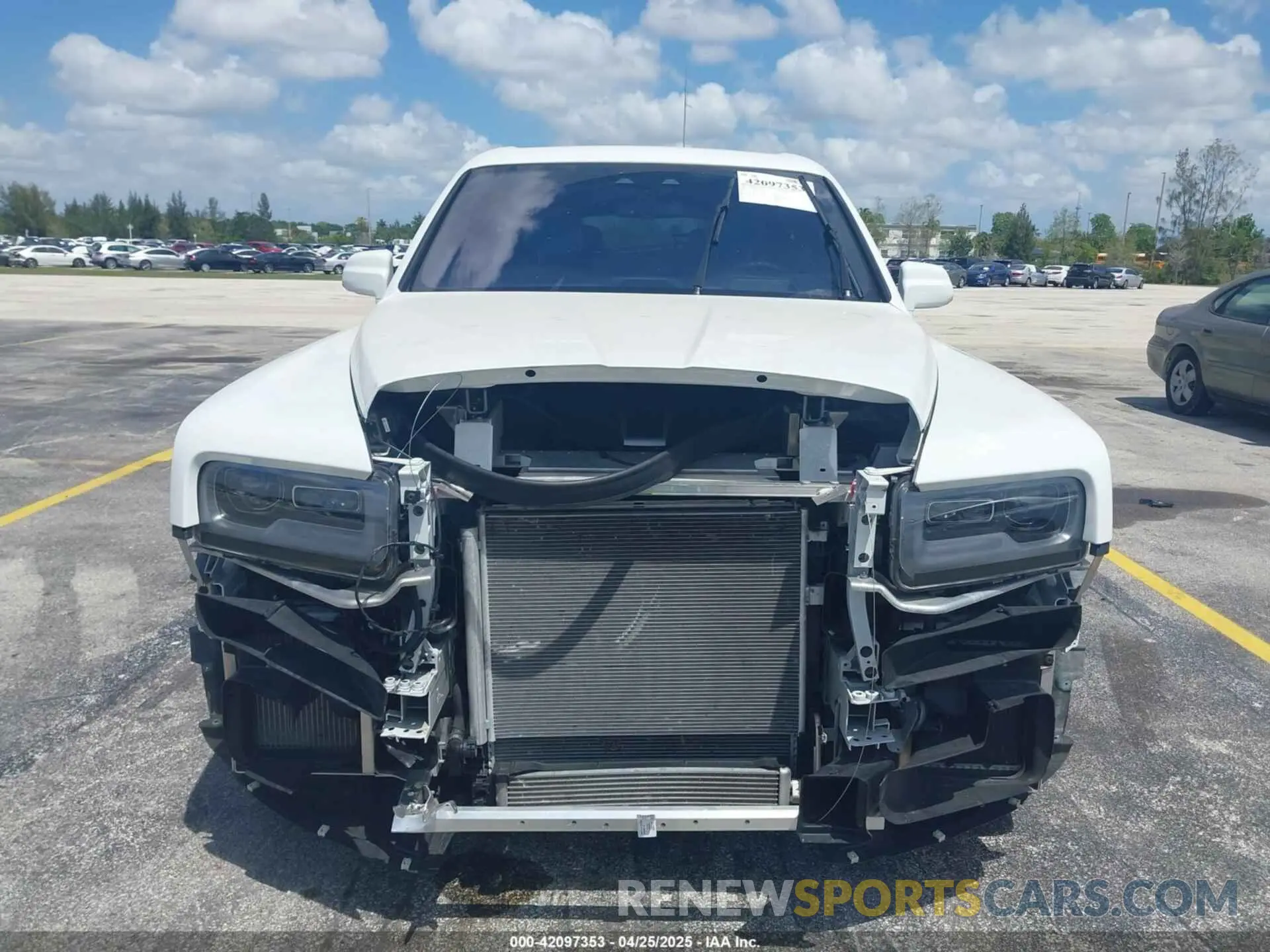 6 Photograph of a damaged car SLATV4C09PU220426 ROLLS-ROYCE CULLINAN 2023