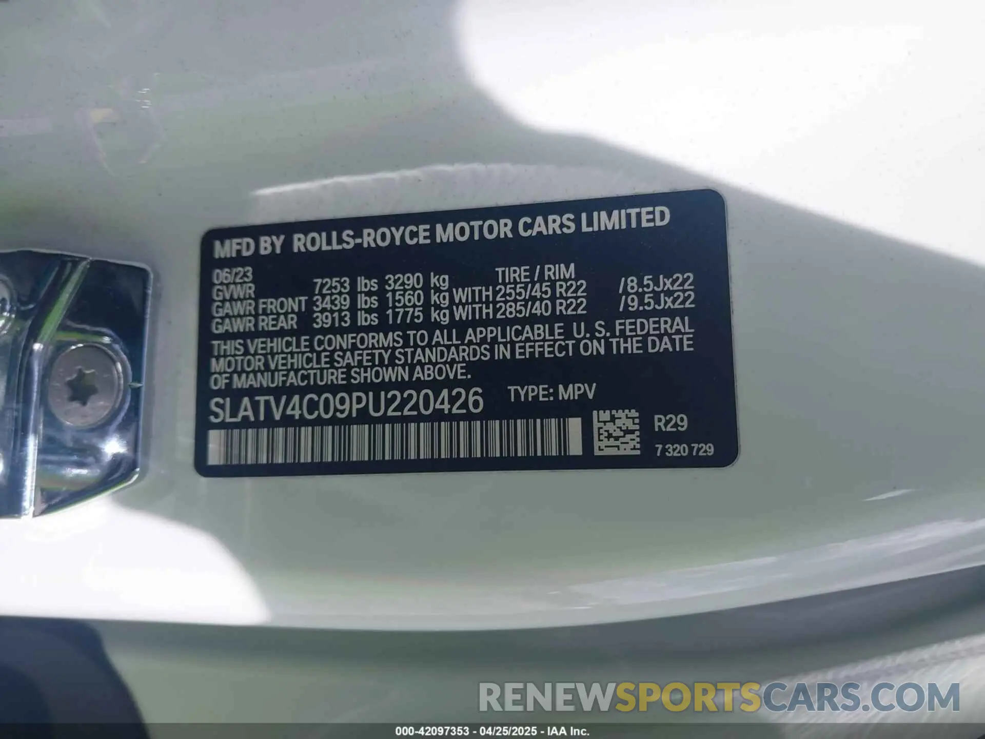 9 Photograph of a damaged car SLATV4C09PU220426 ROLLS-ROYCE CULLINAN 2023