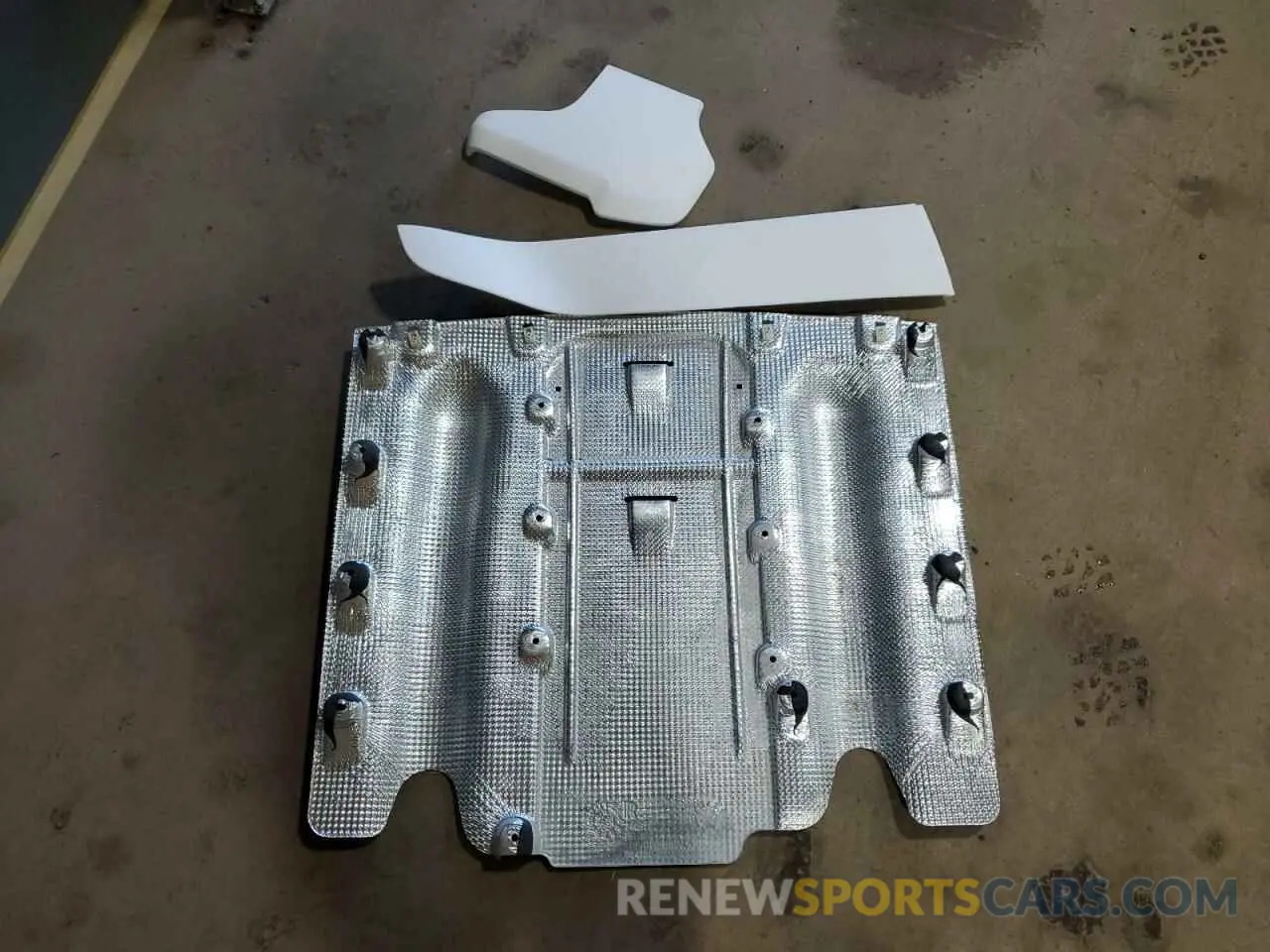 13 Photograph of a damaged car SLATV4C09RU224513 ROLLS-ROYCE CULLINAN 2024